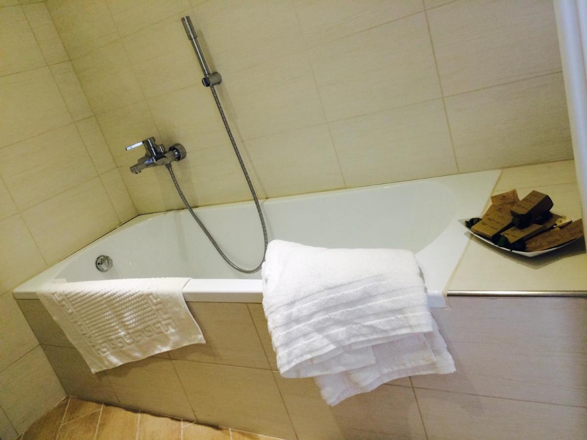Triple Room with Bathroom photo 3