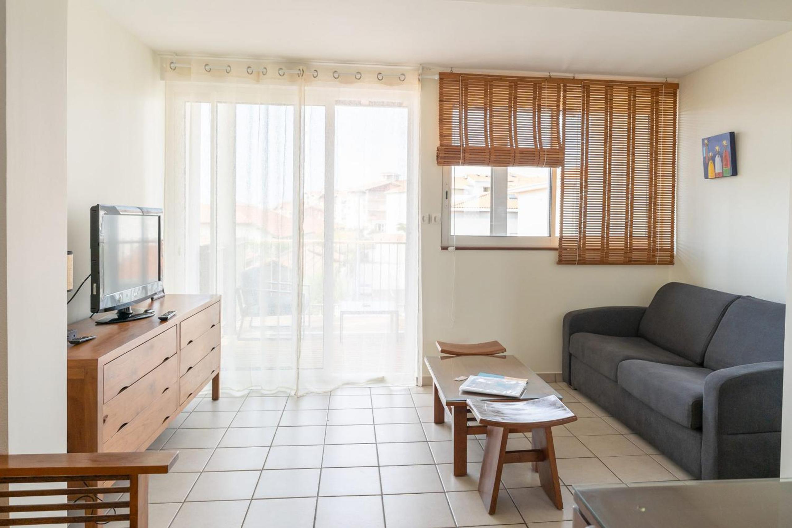 One-Bedroom Apartment (4 Adults) - Photo 11