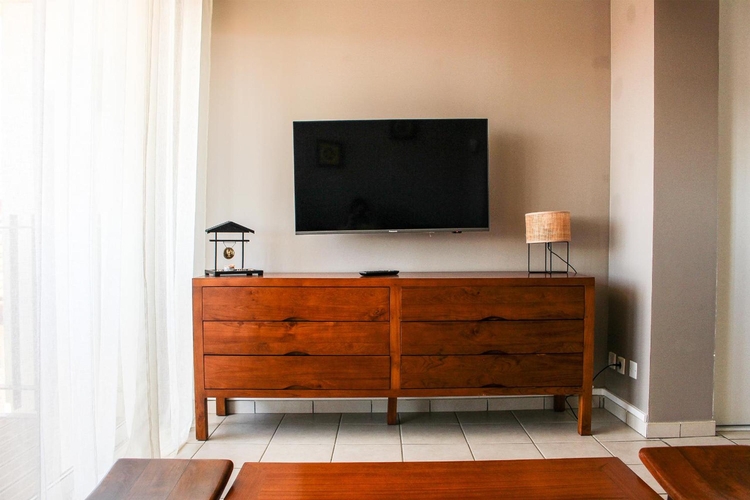 One-Bedroom Apartment (4 Adults) - Photo 9