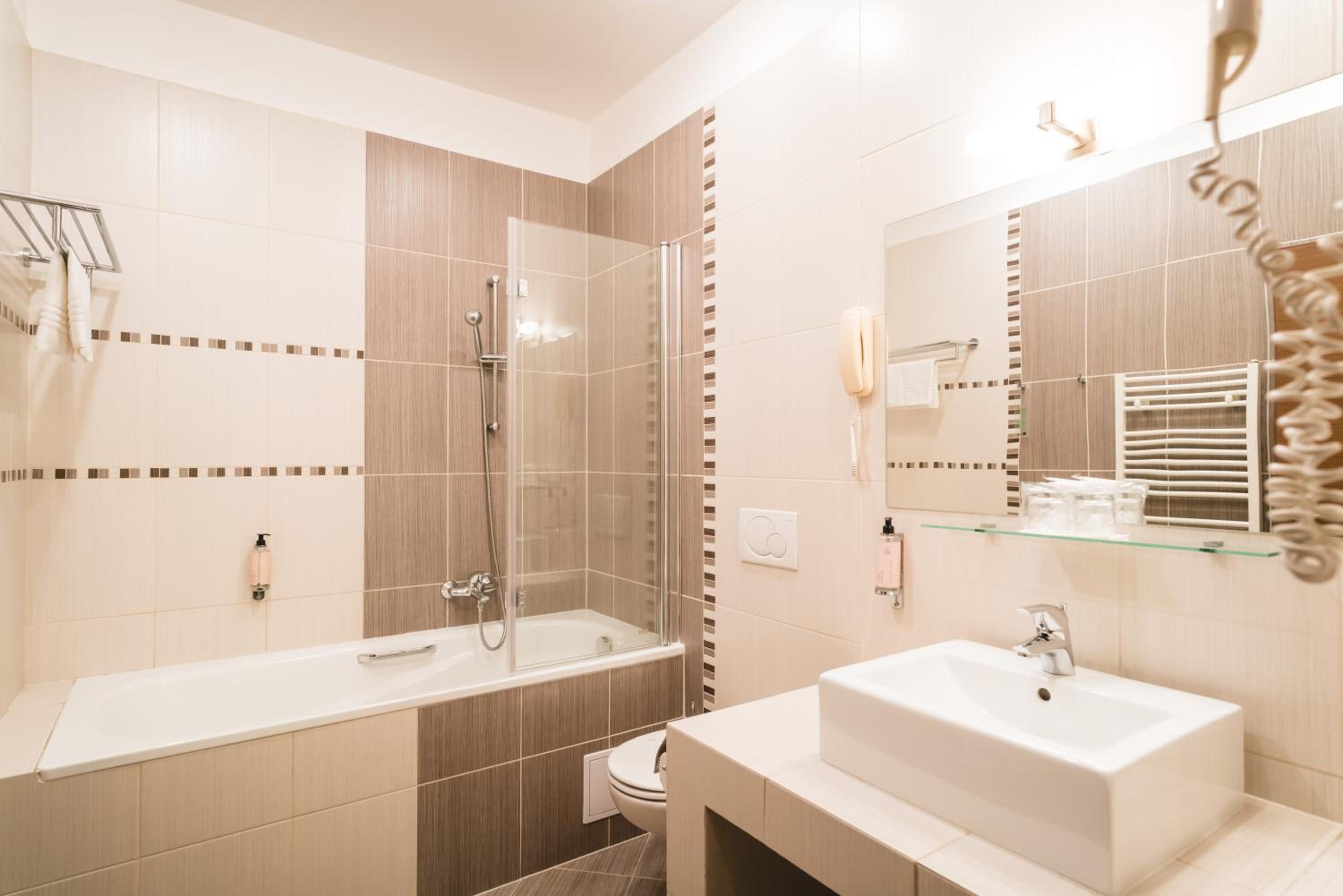 Business Double or Twin Room - Photo 2