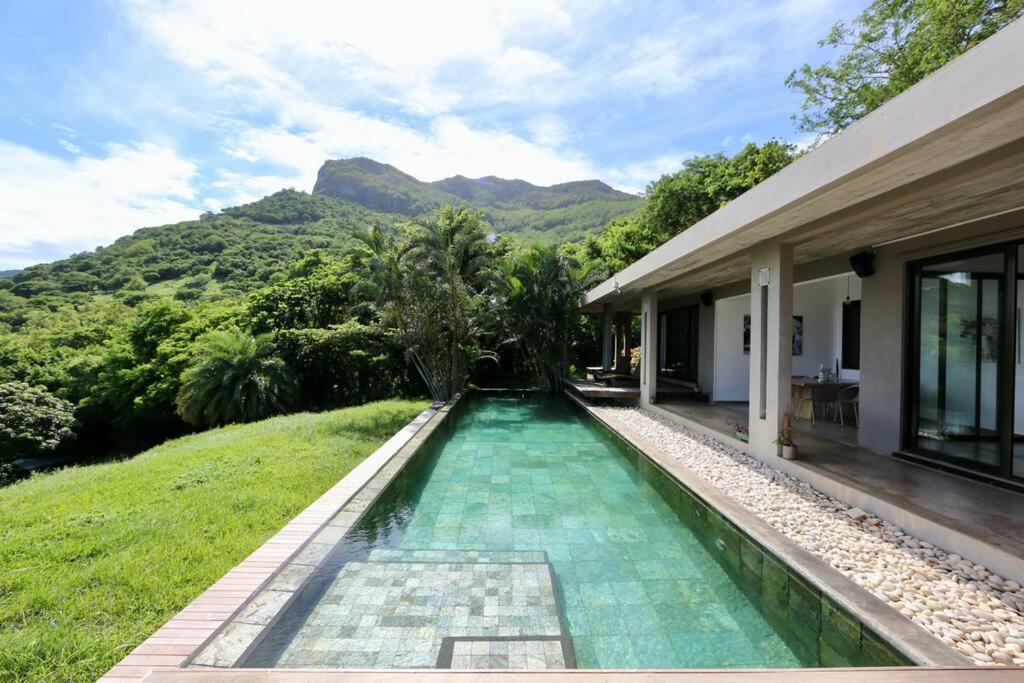 Villa - Photo 2
