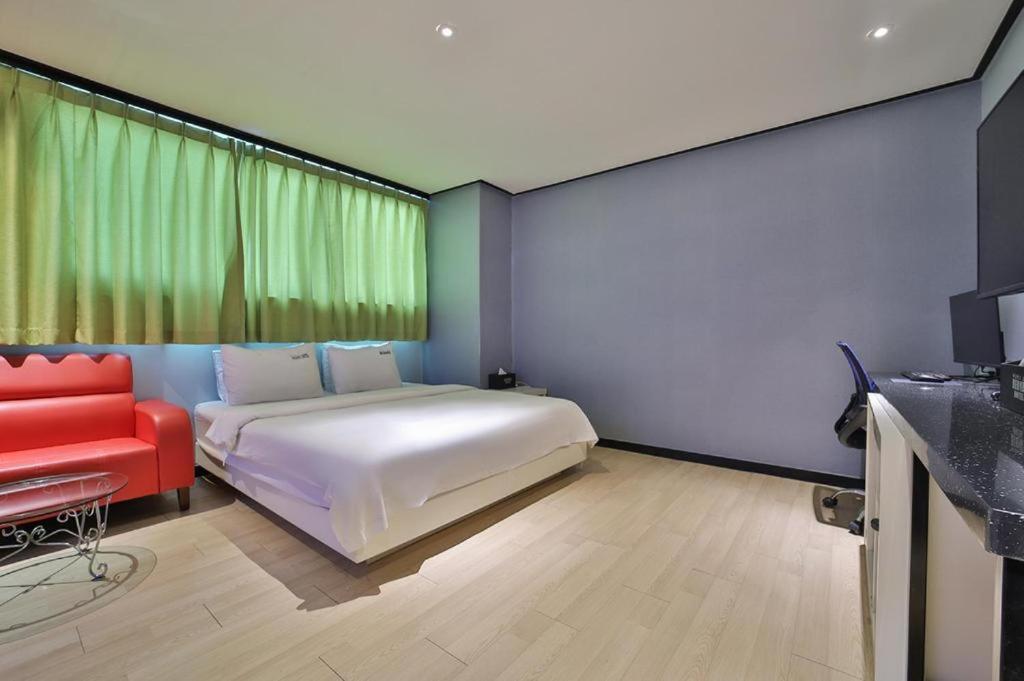 Standard Double Room - No Parking - Photo 9