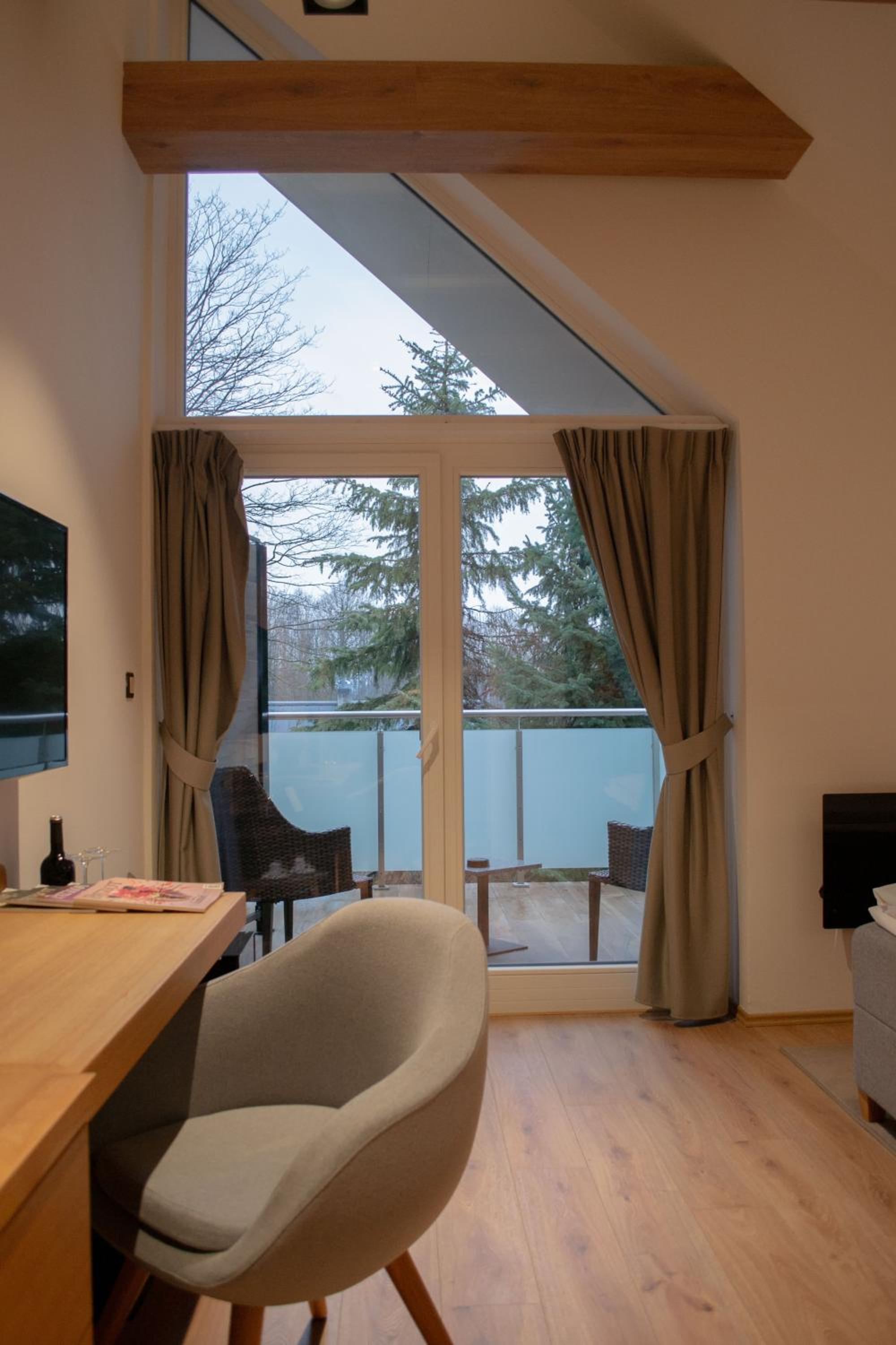 Deluxe Double Room with Balcony photo 2