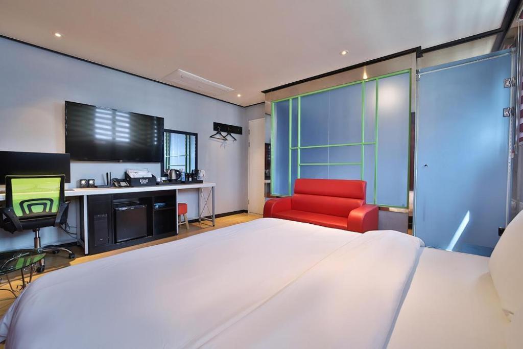 Deluxe Double Room - No Parking - Photo 8