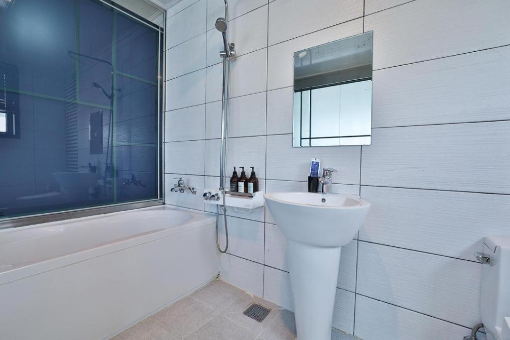 Deluxe Double Room - No Parking - Photo 2