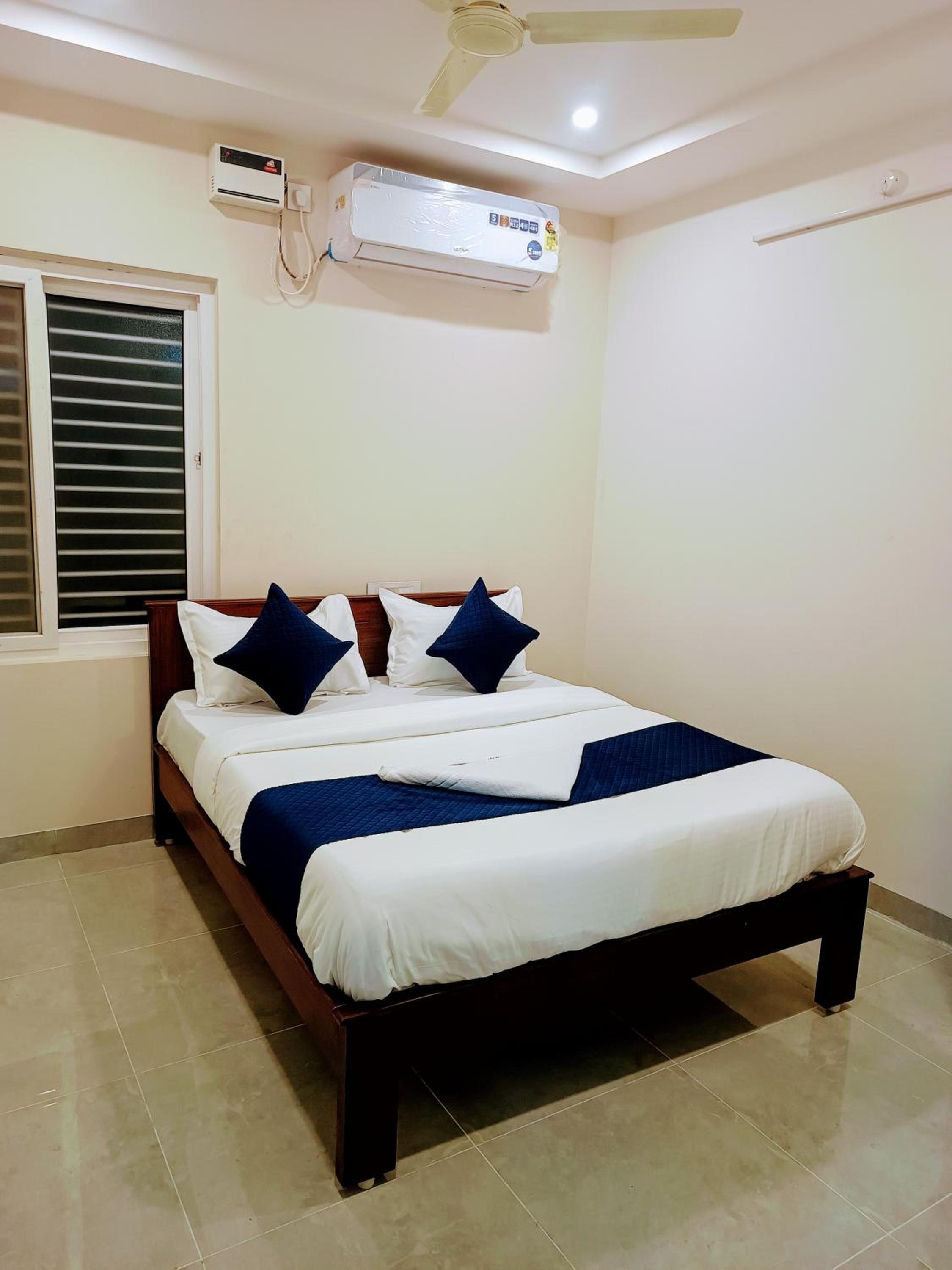Superior King Room - Photo 6