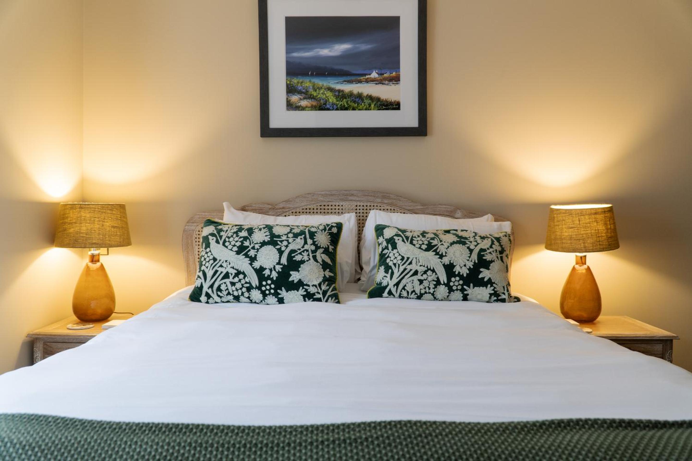 Deluxe King Room - Photo 3
