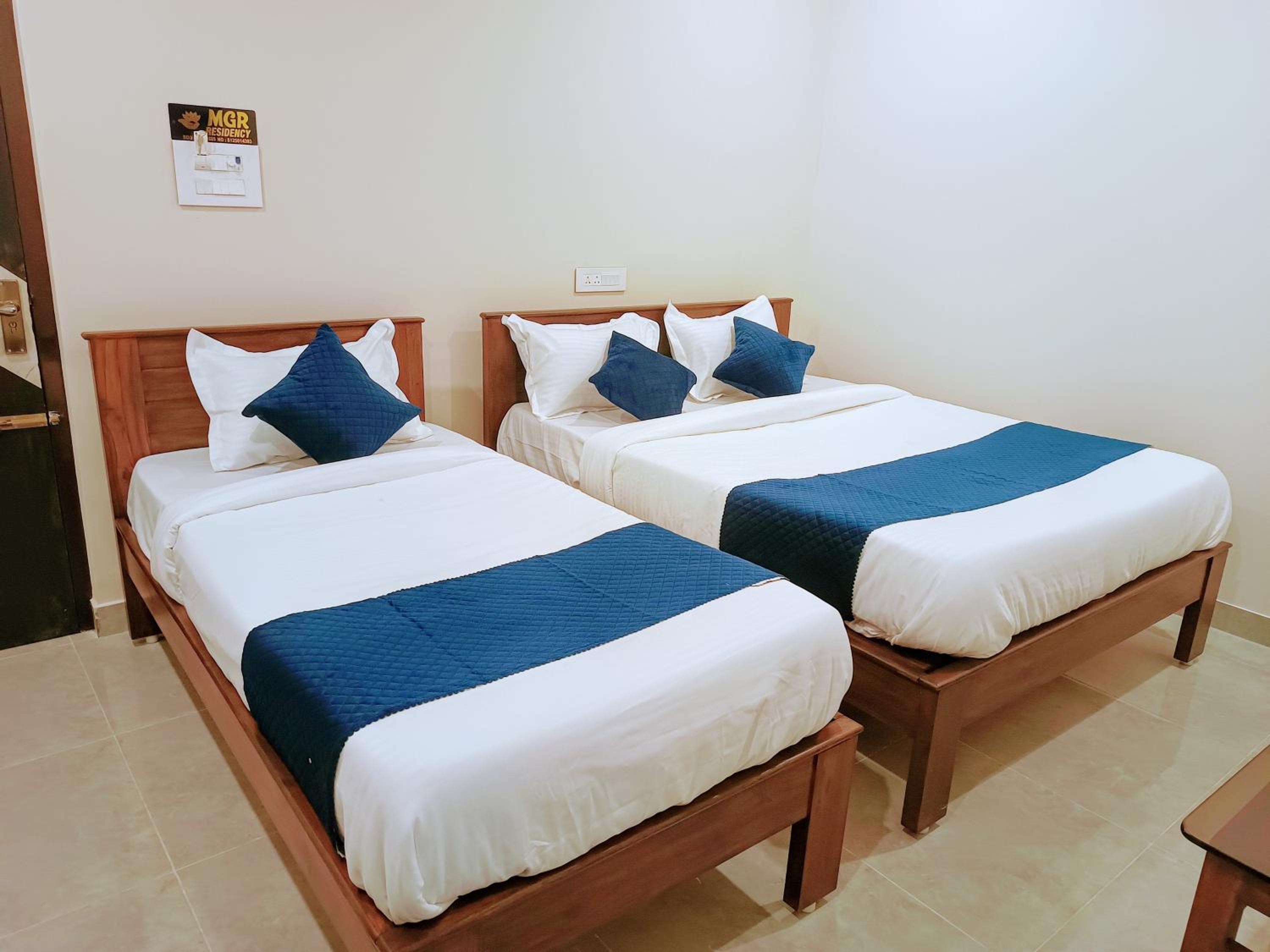 Standard Triple Room - Photo 4