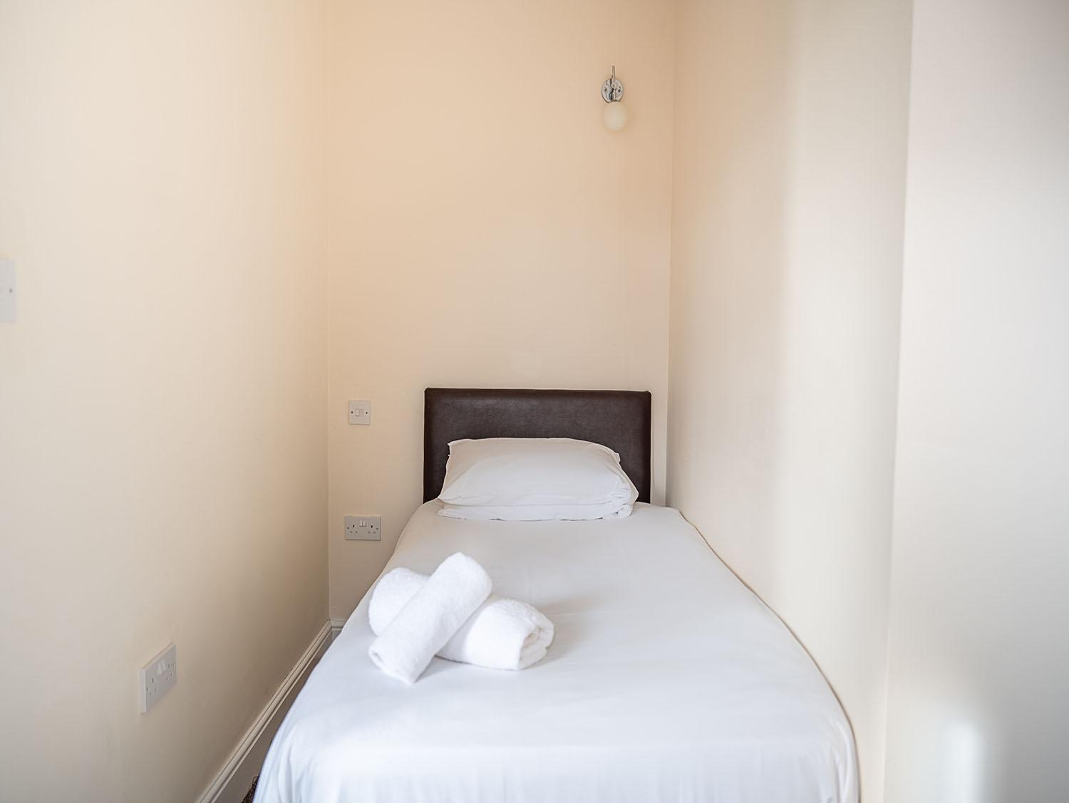Standard Twin Room photo 2