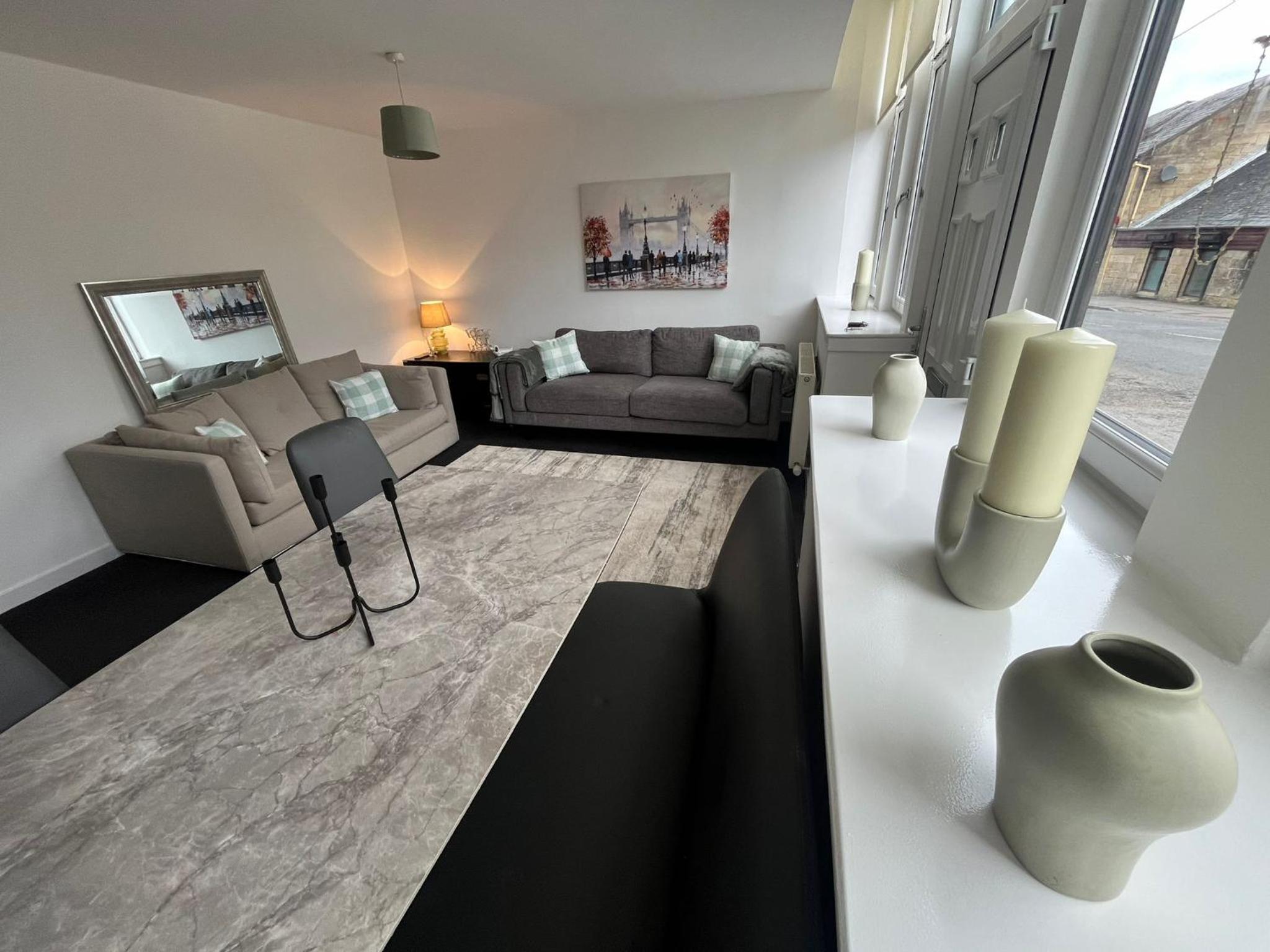 Apartment photo 2