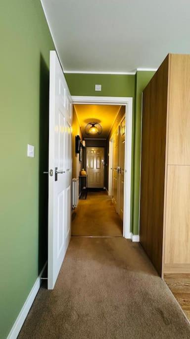 One-Bedroom Apartment photo 3