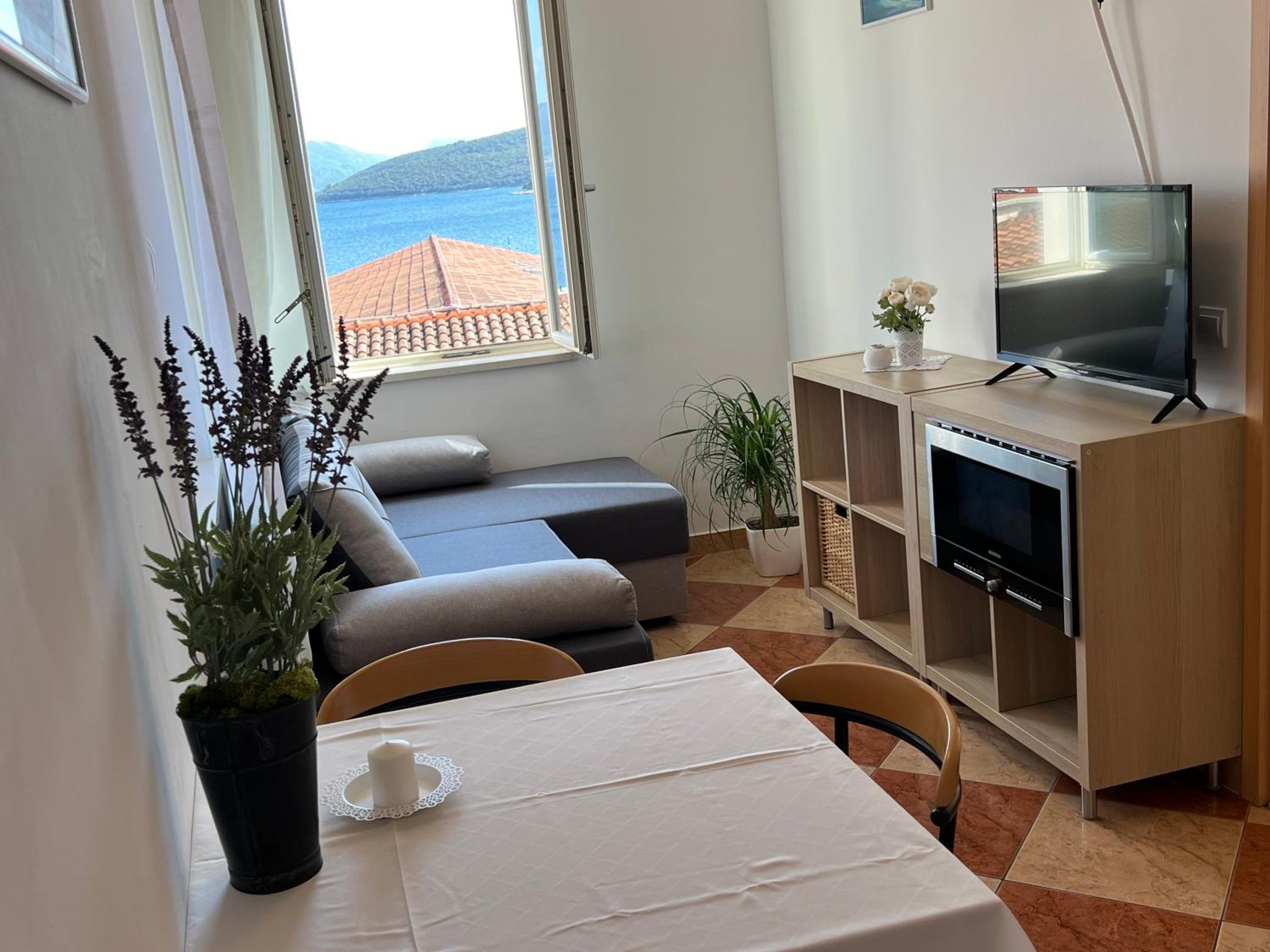 One-Bedroom Apartment with Sea View