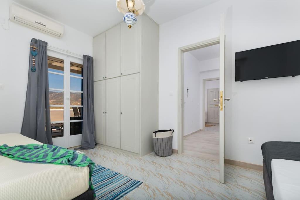 Two-Bedroom House photo 3
