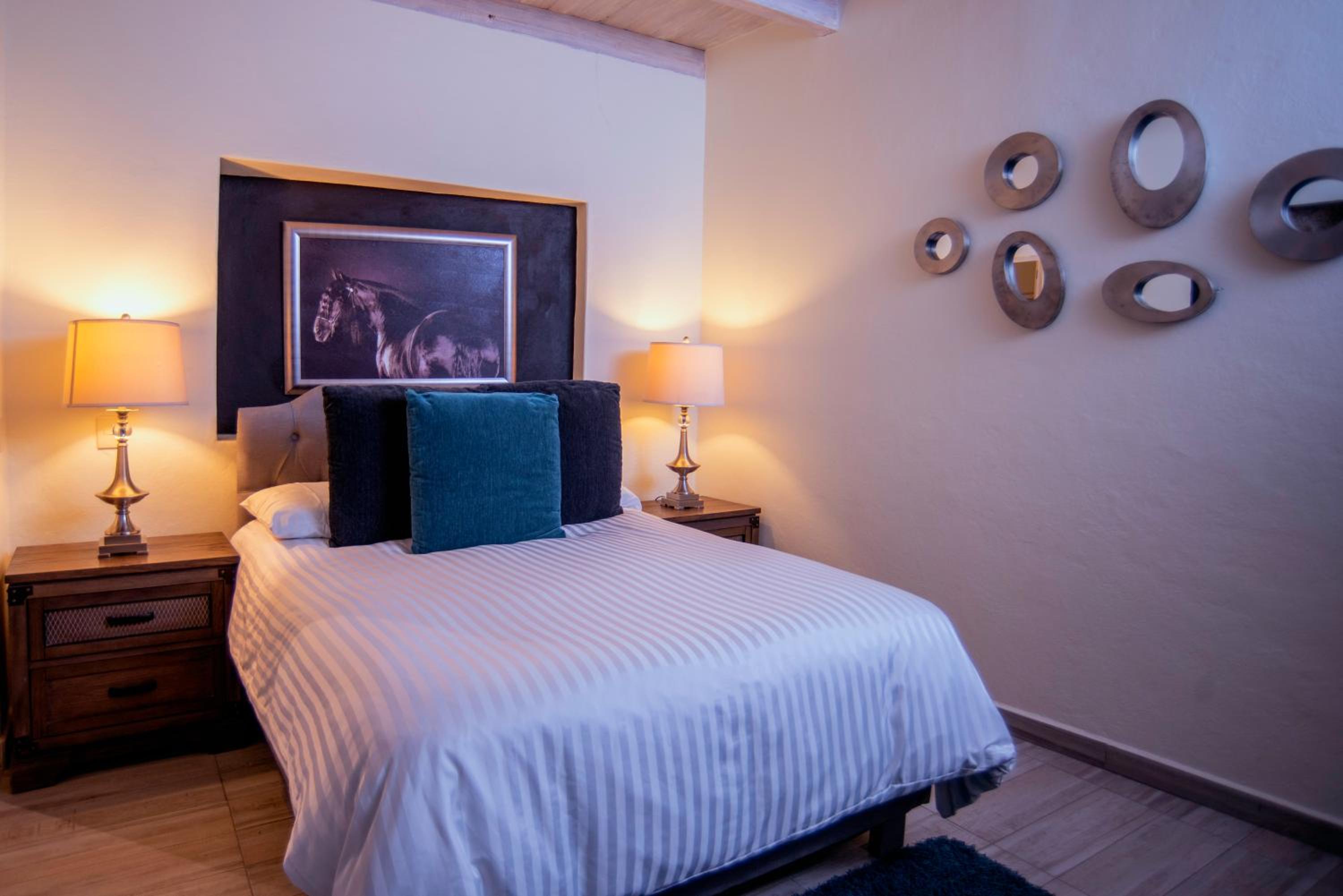 Deluxe Queen Room