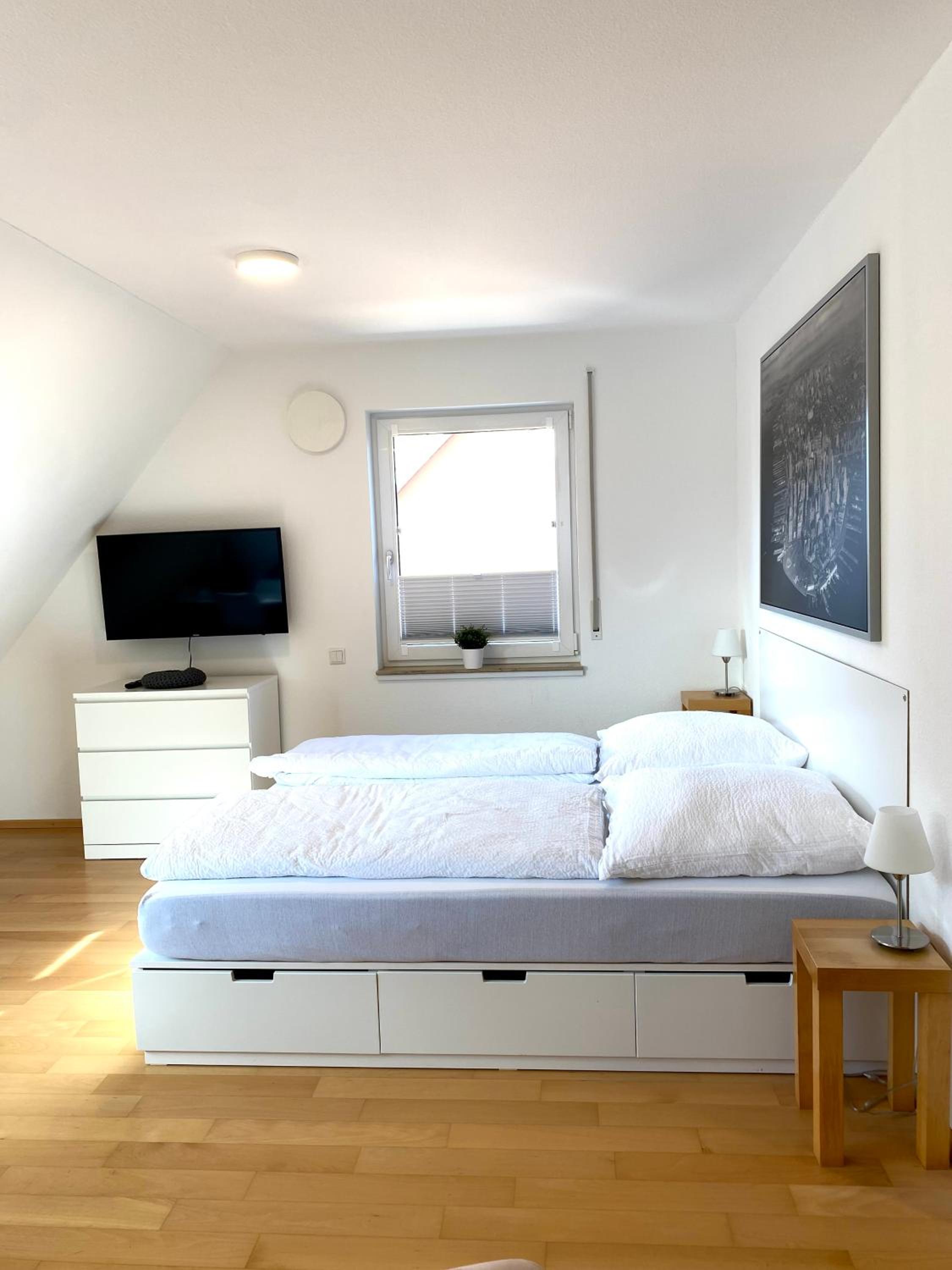 One-Bedroom Apartment photo 2