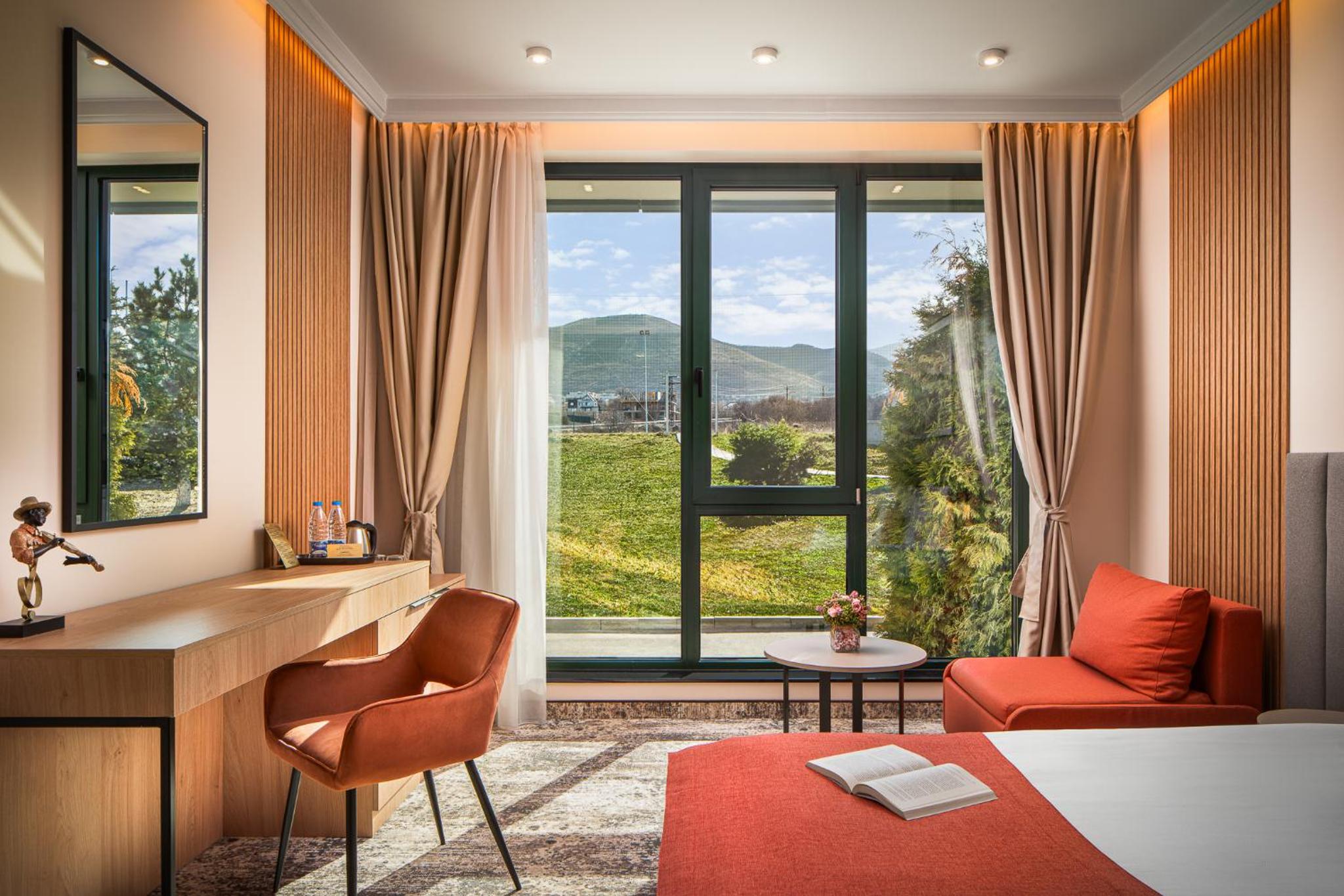 Deluxe Double Room (No Balcony) photo 3