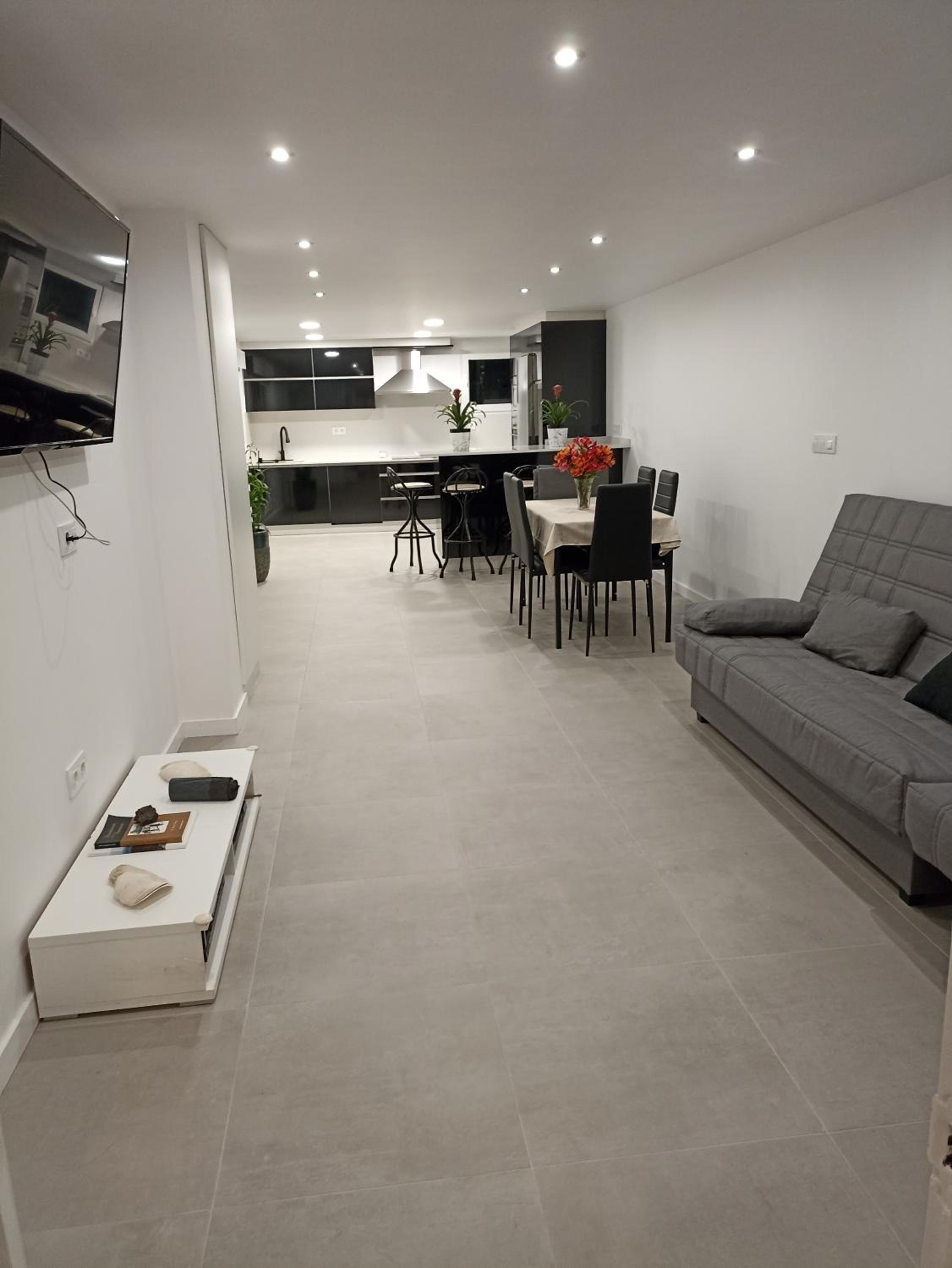 Three-Bedroom Apartment photo 2