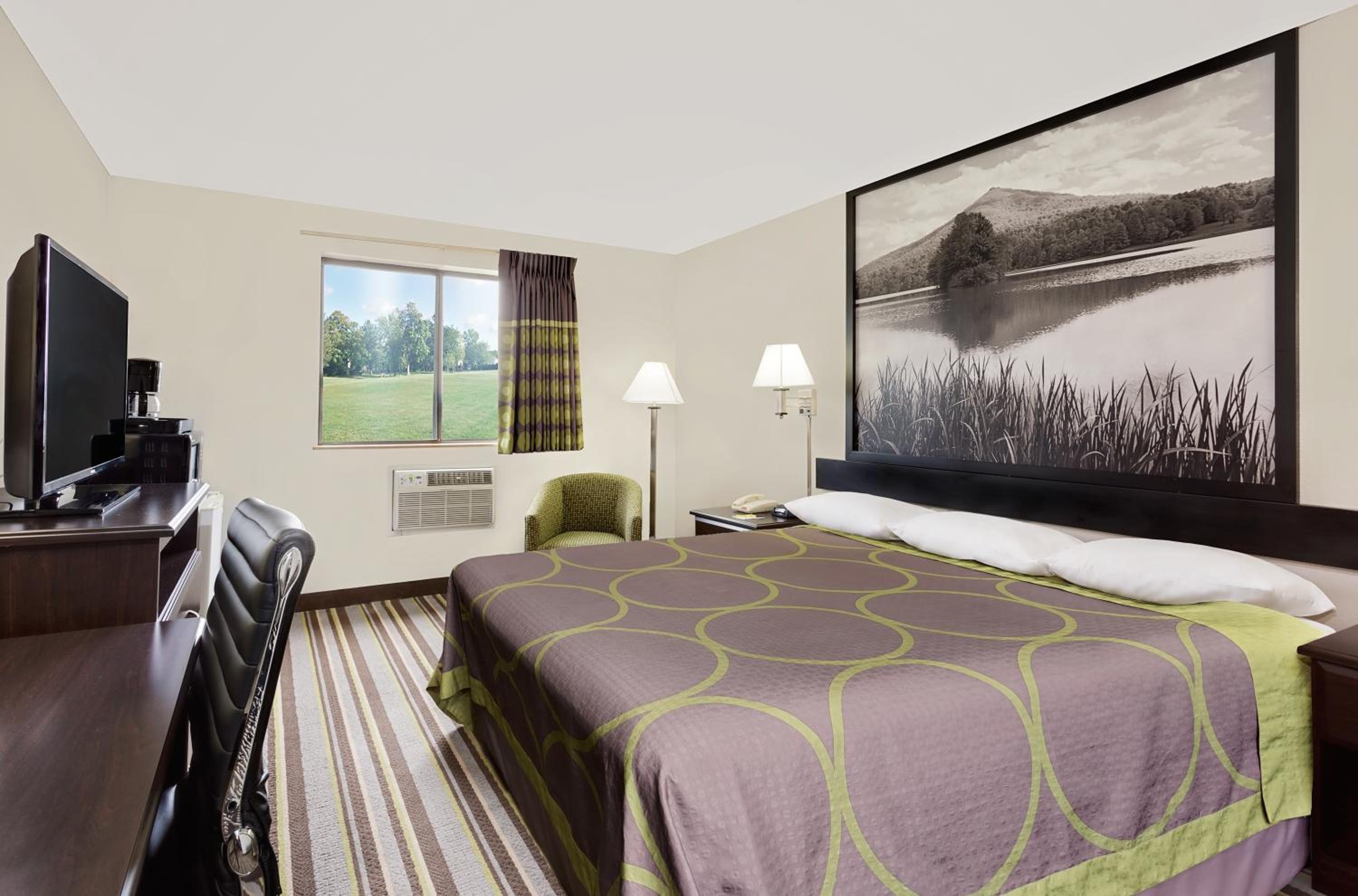 King Room - Non-Smoking - Photo 4