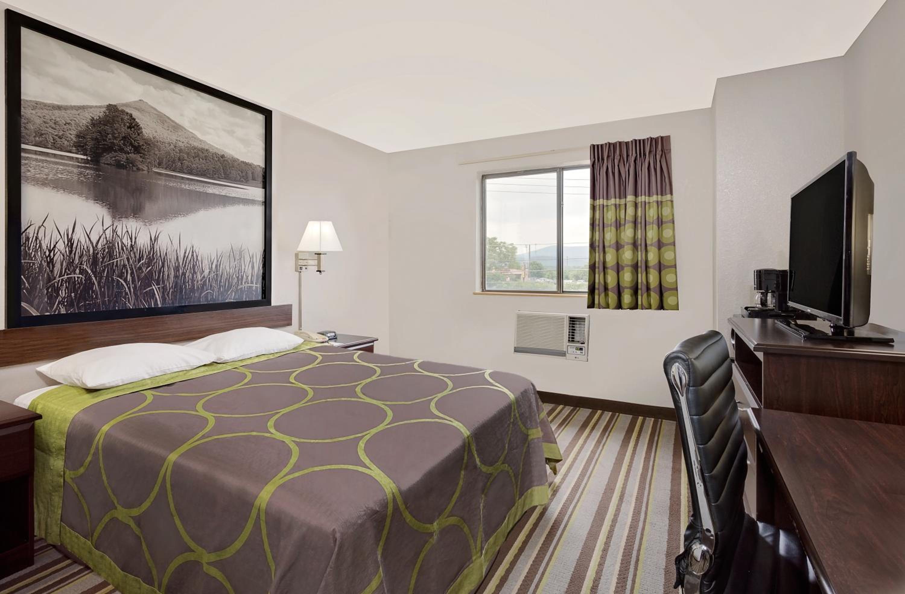 King Room - Non-Smoking - Photo 2