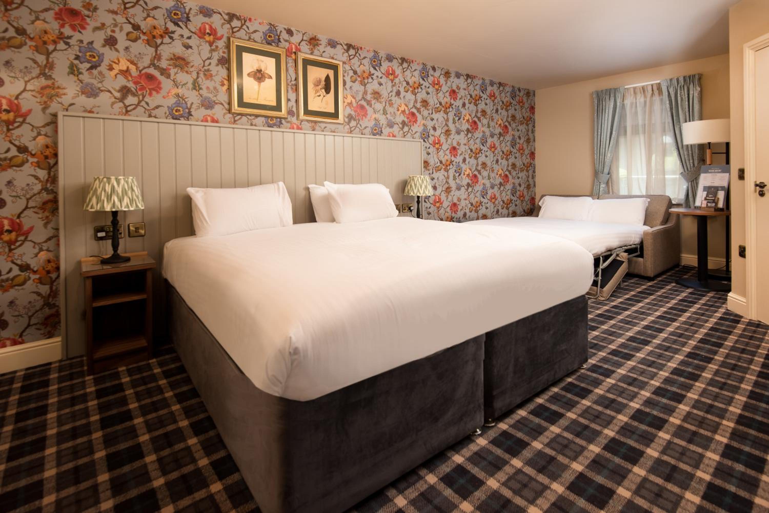 Classic Double or Twin Room with Sofa