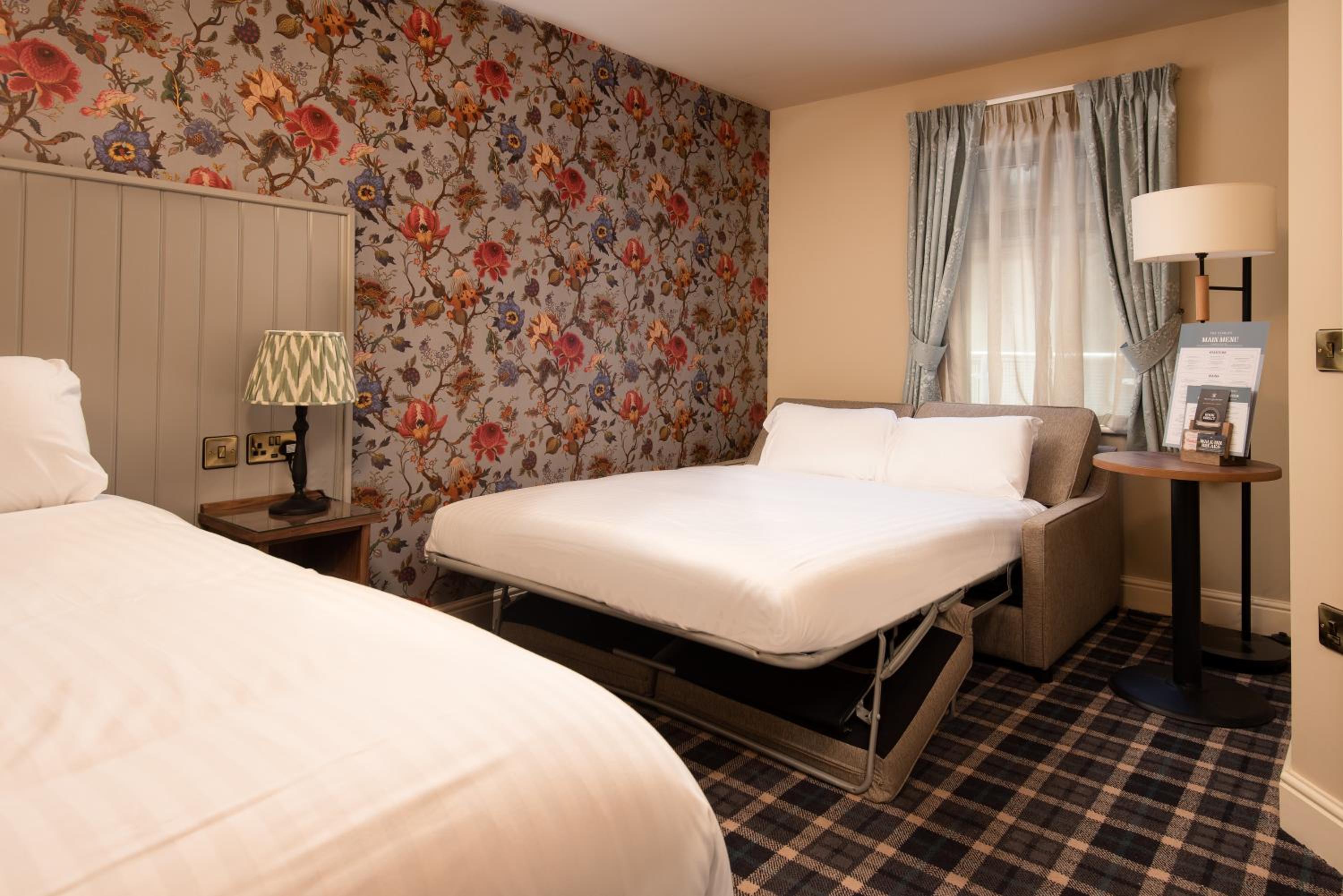 Classic Double or Twin Room with Sofa photo 2