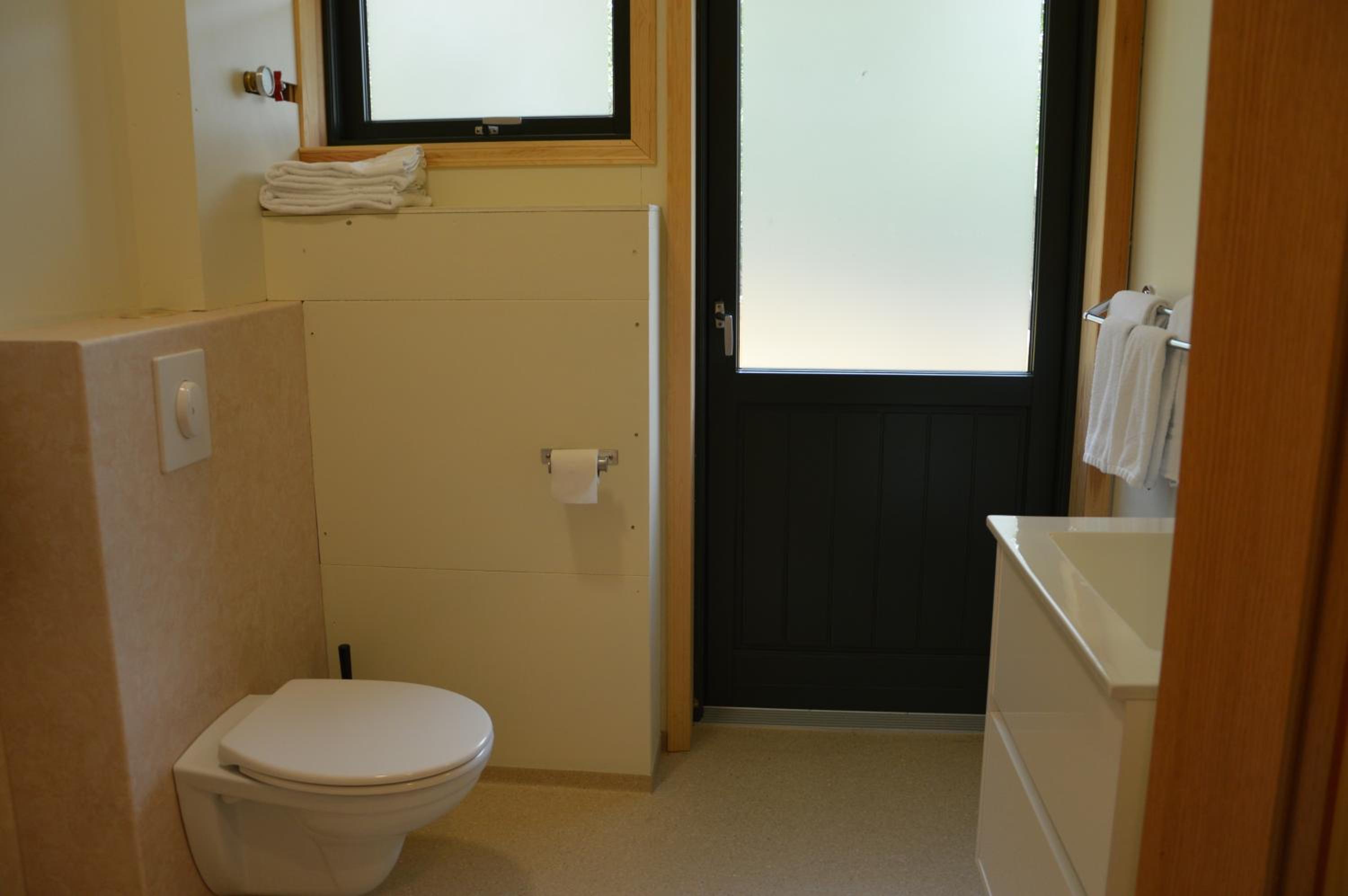 Two-Bedroom Holiday Home with Hot Tub photo 2
