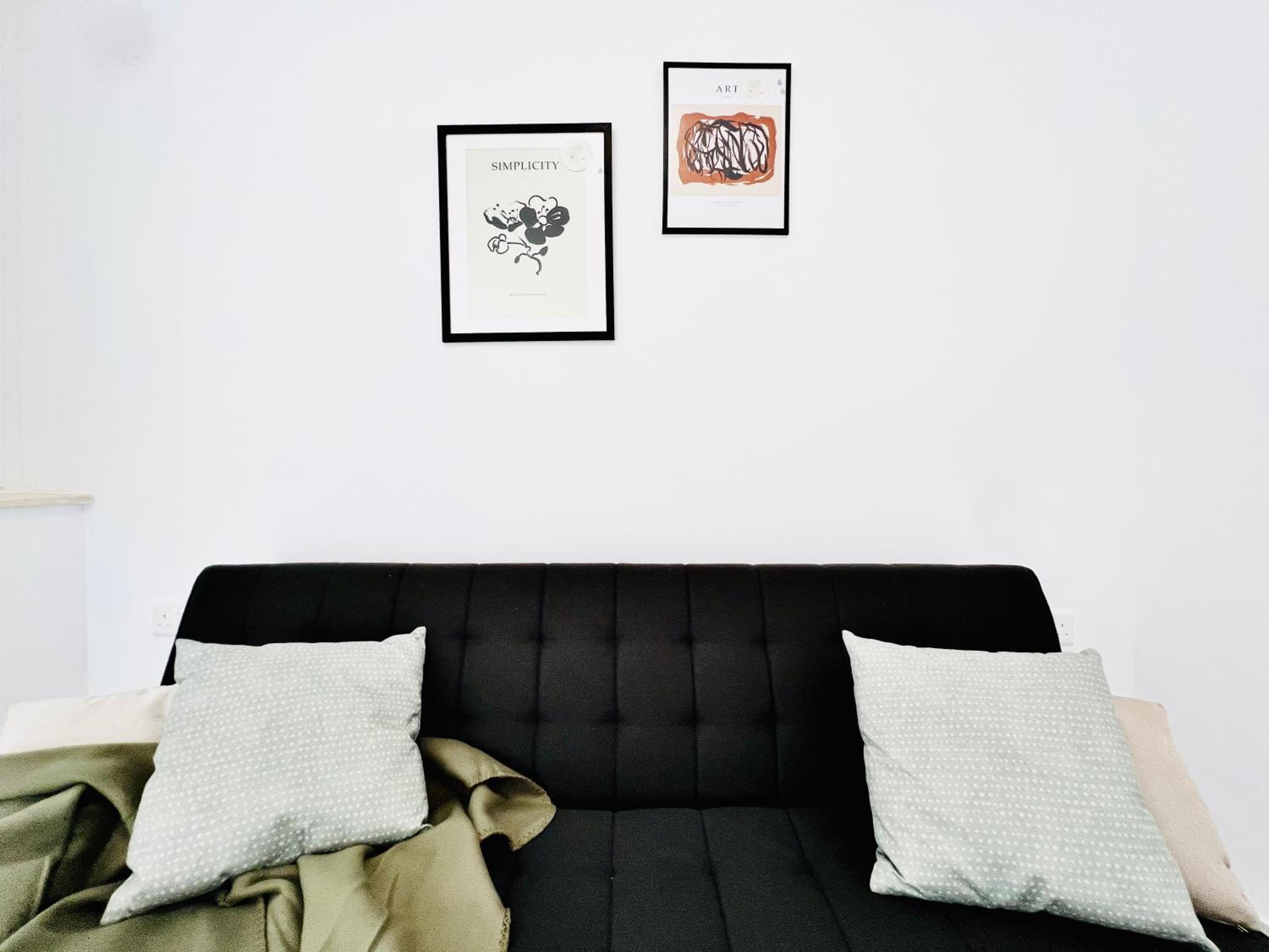 One-Bedroom Apartment photo 3