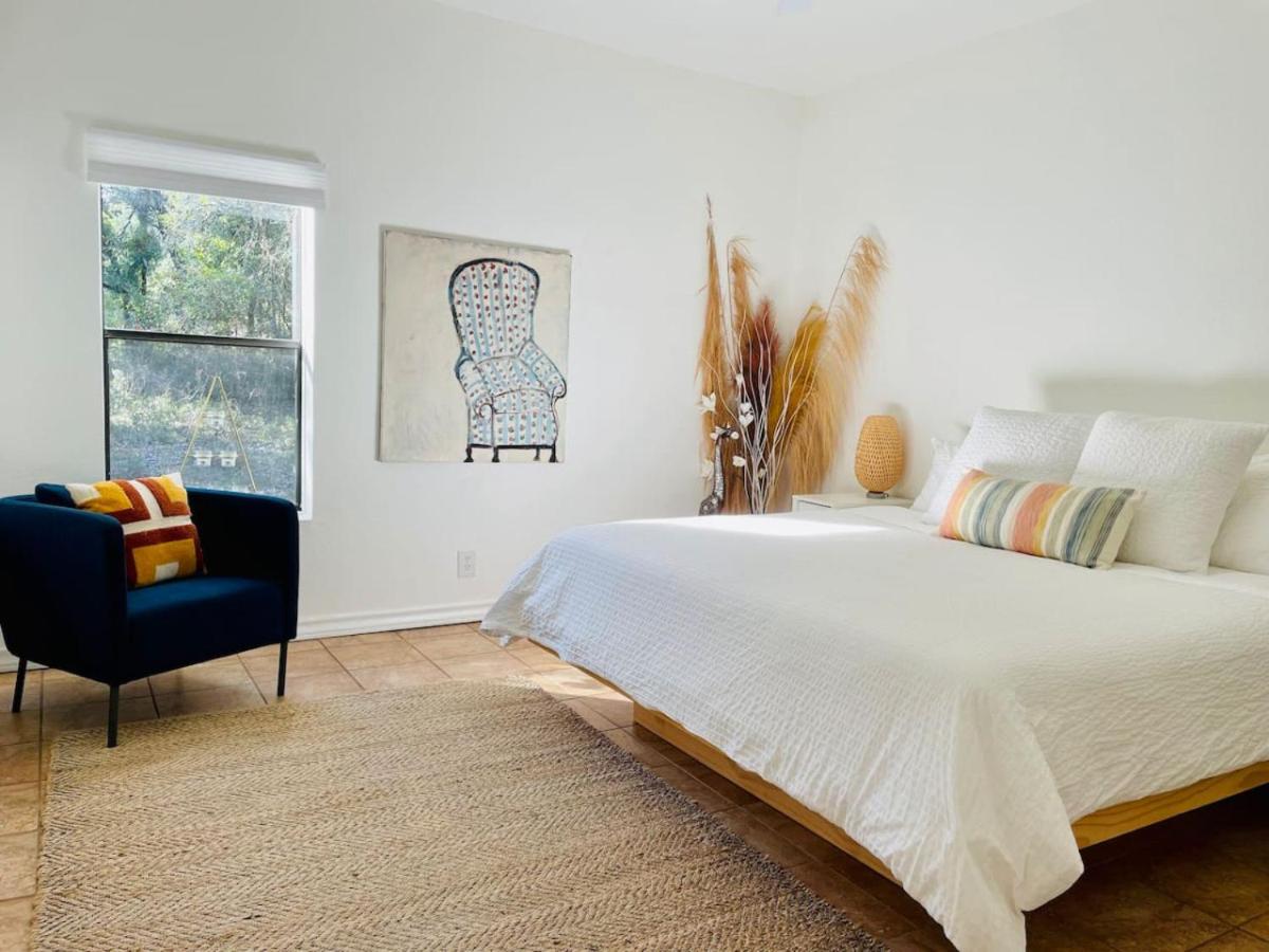 One-Bedroom House photo 1