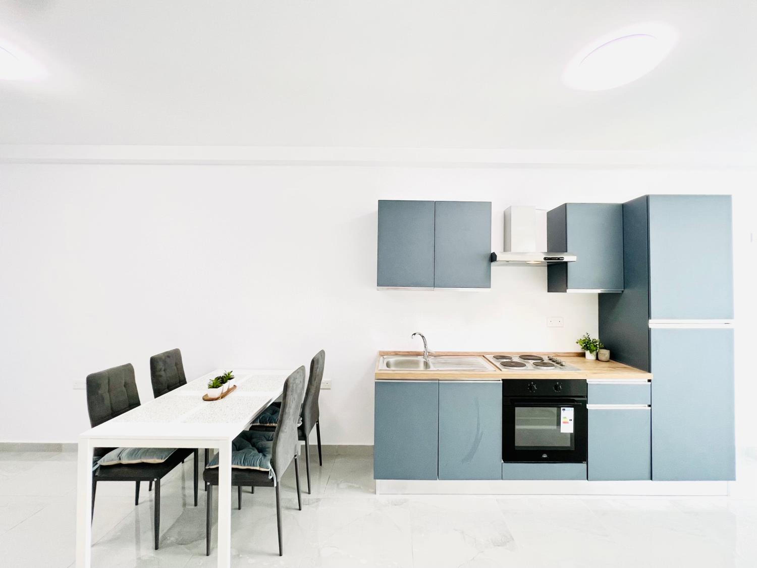Studio Apartment photo 1
