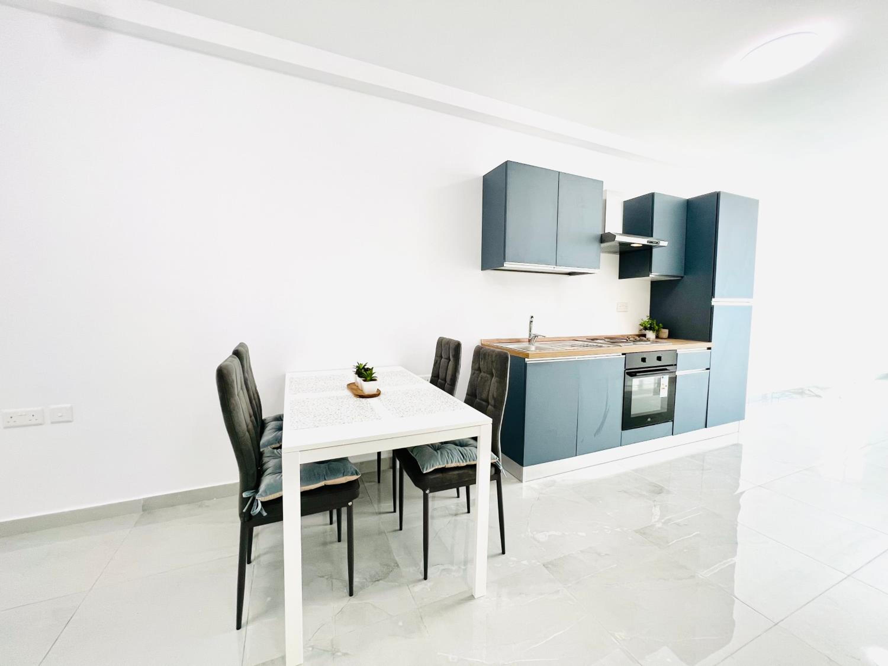 Studio Apartment photo 2