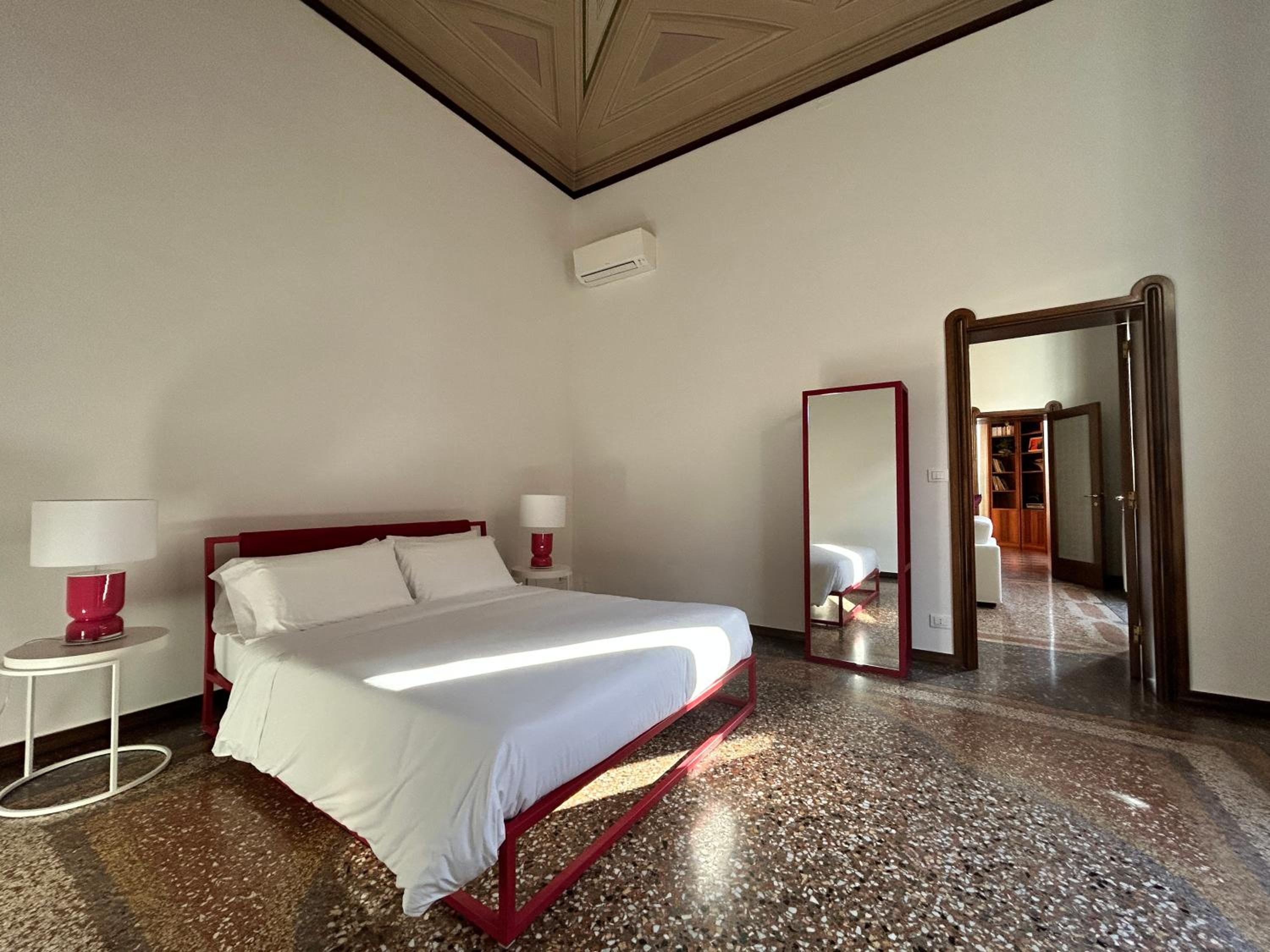 Superior King Room with External Private Bathroom