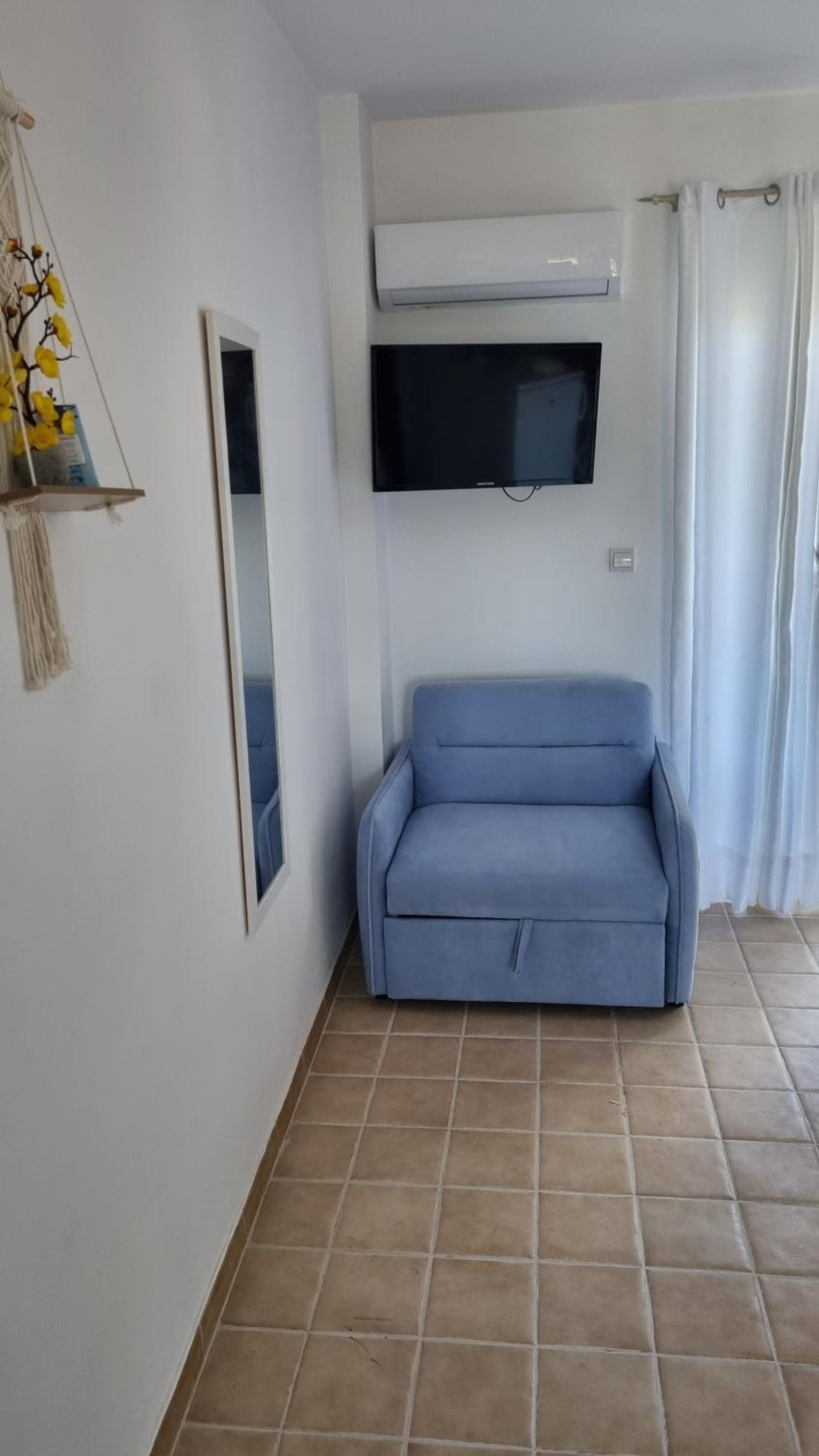 Apartment with Balcony photo 2