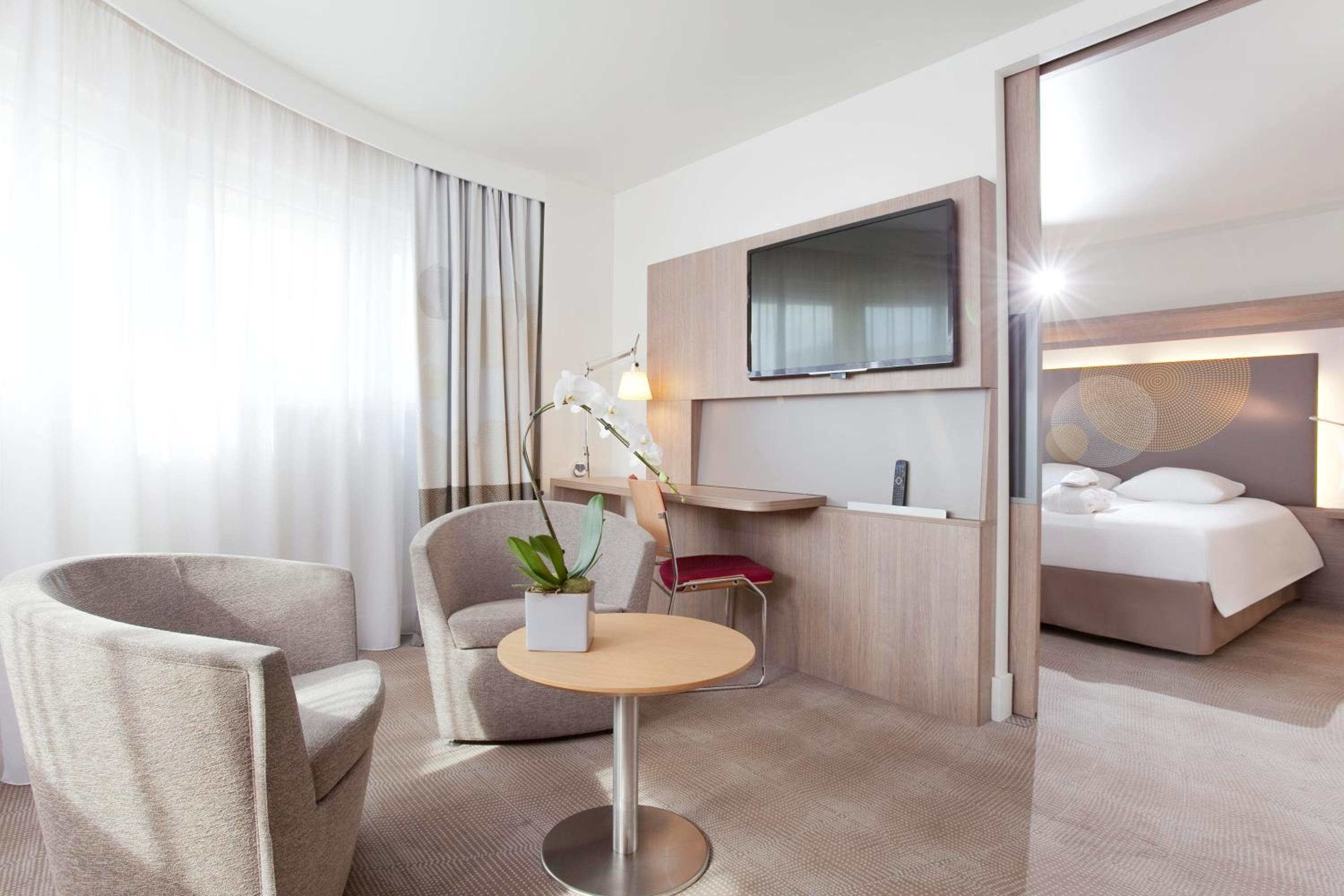 Suite with King Bed and lounge