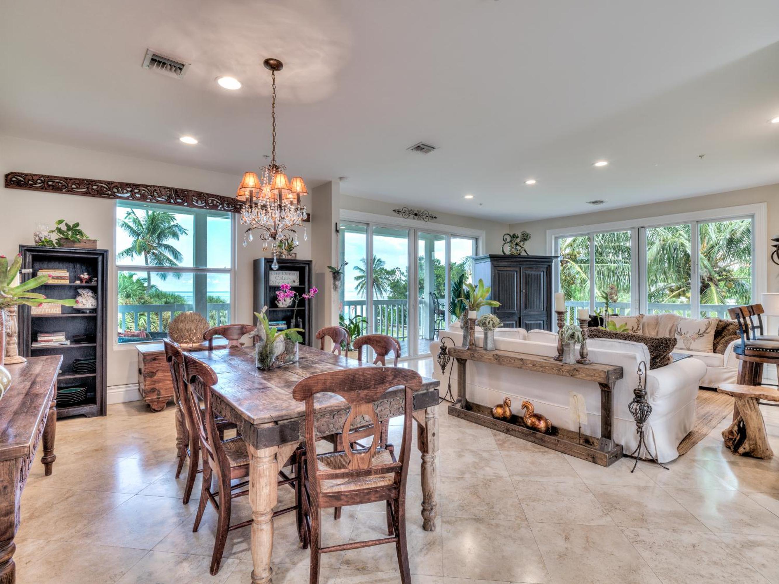 Villa photo 2