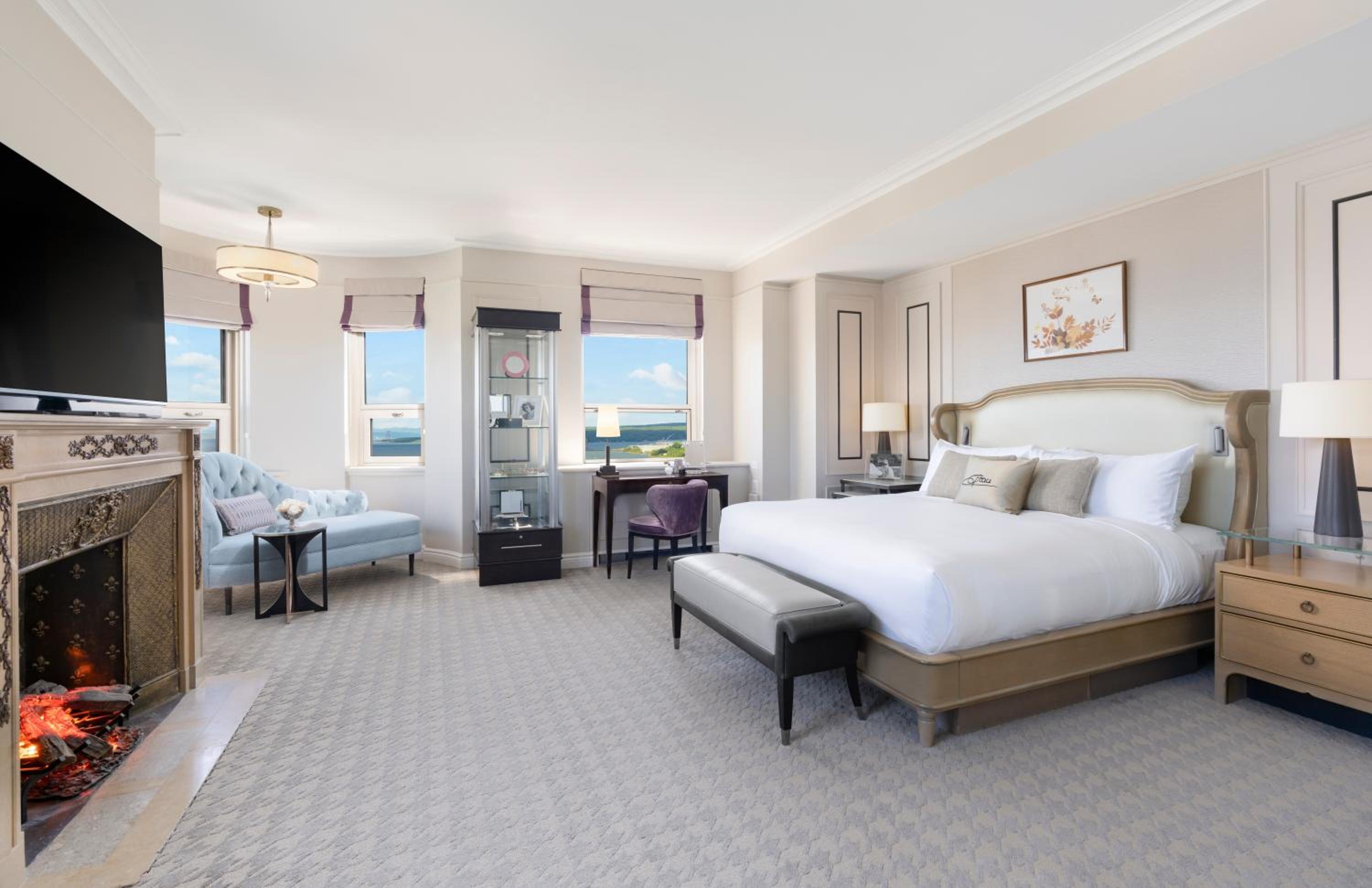 Signature Fairmont Gold One Bedroom Suite thumbnail 6