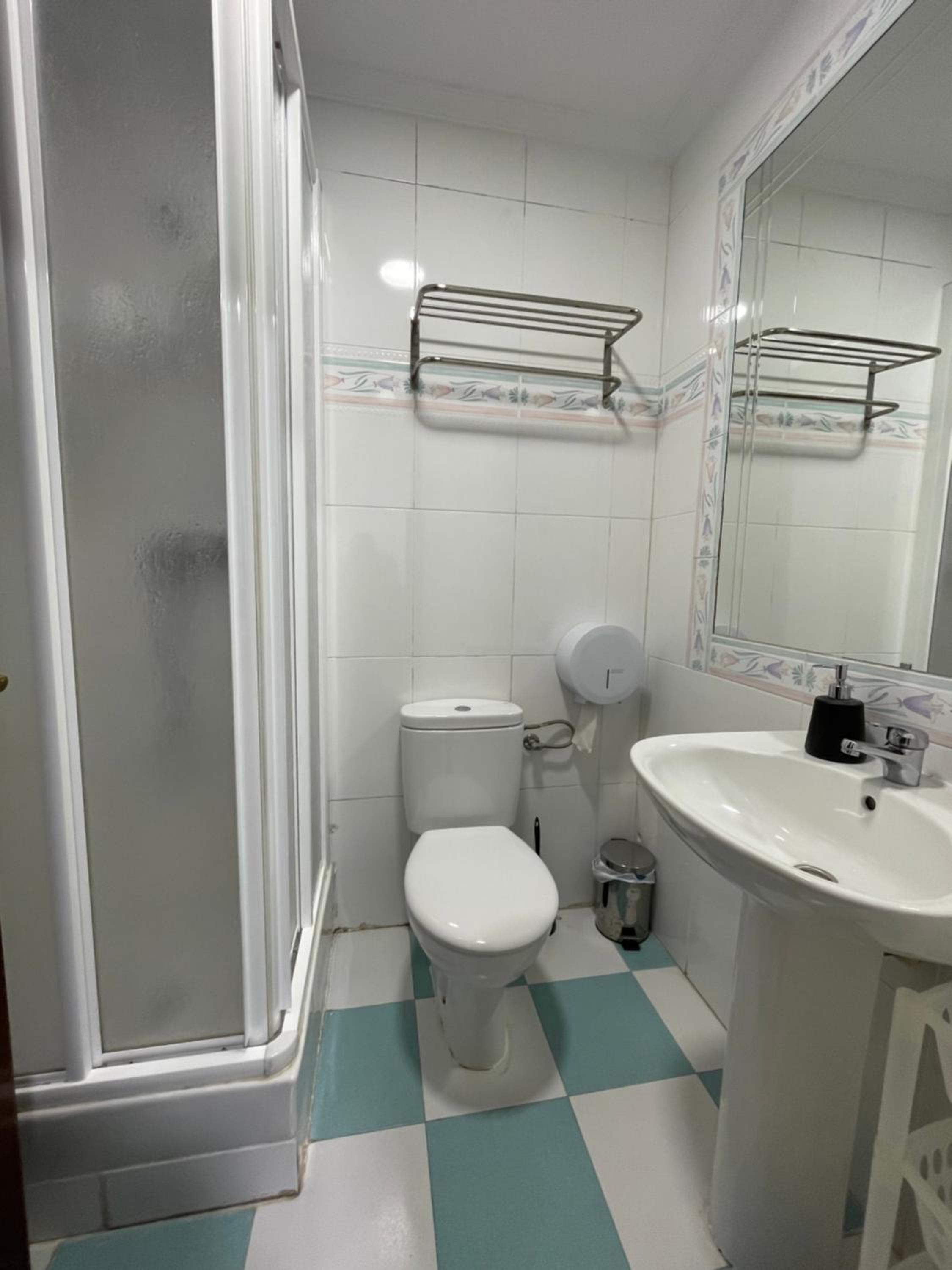 Basic Triple Room with Shared Bathroom photo 3