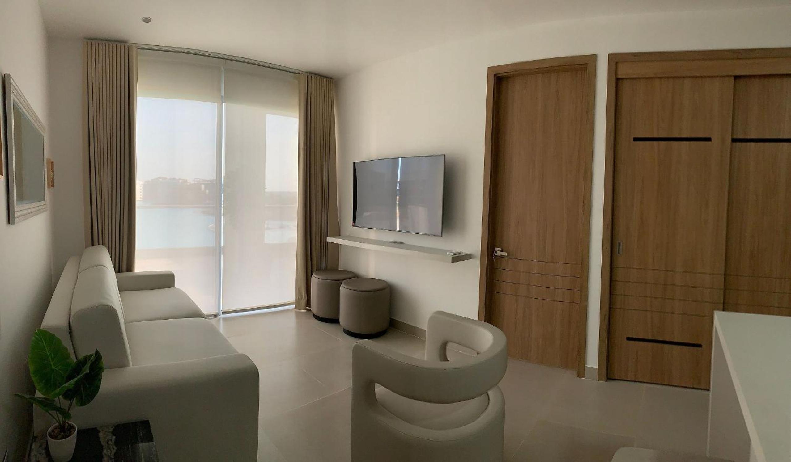 Apartment With Pool View  photo 3