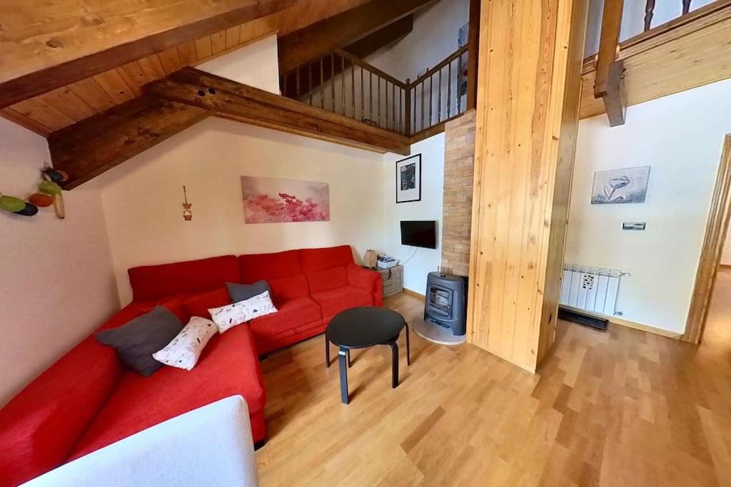 Three-Bedroom Apartment photo 2