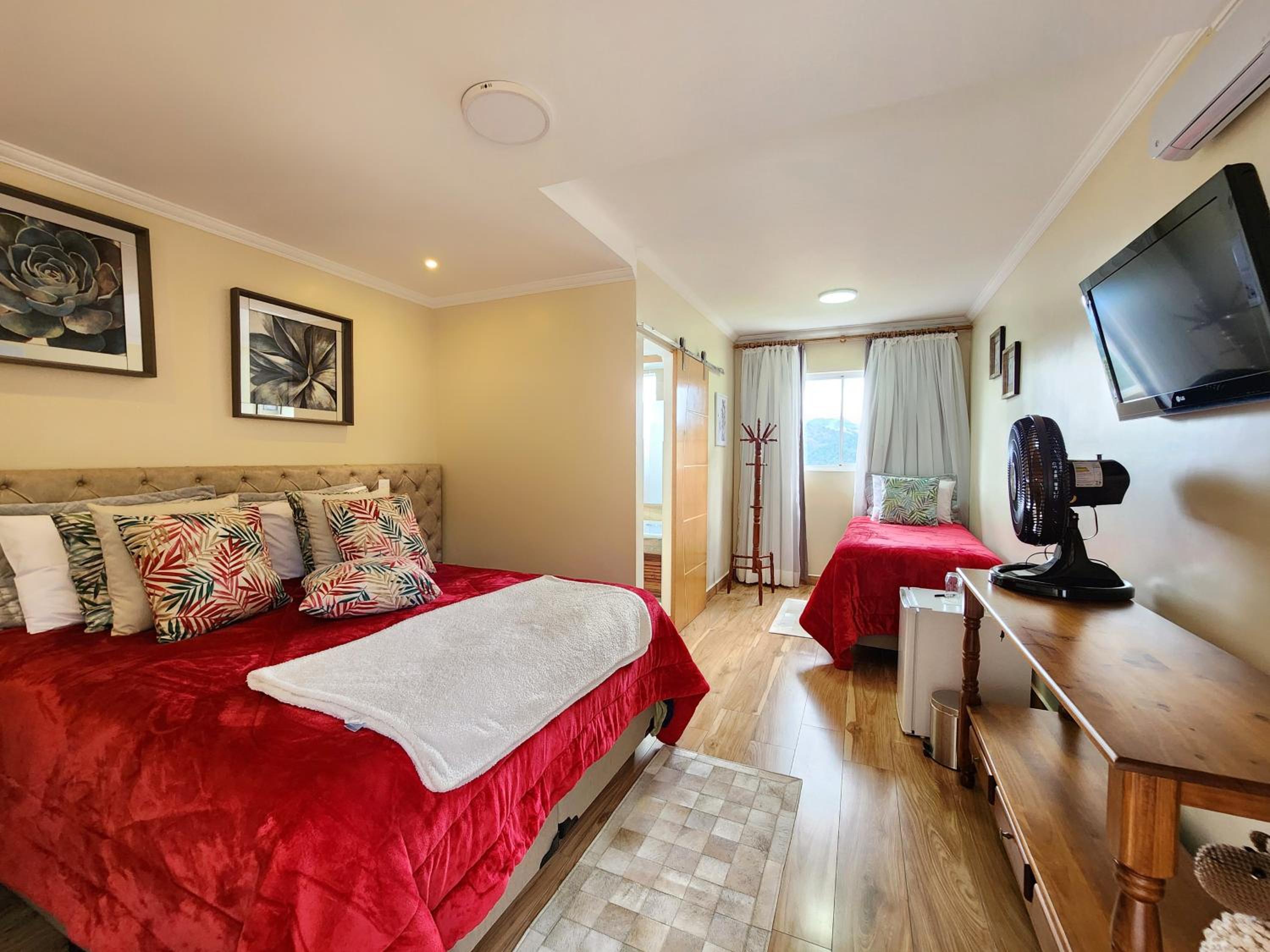 Triple Room with Bath photo 1