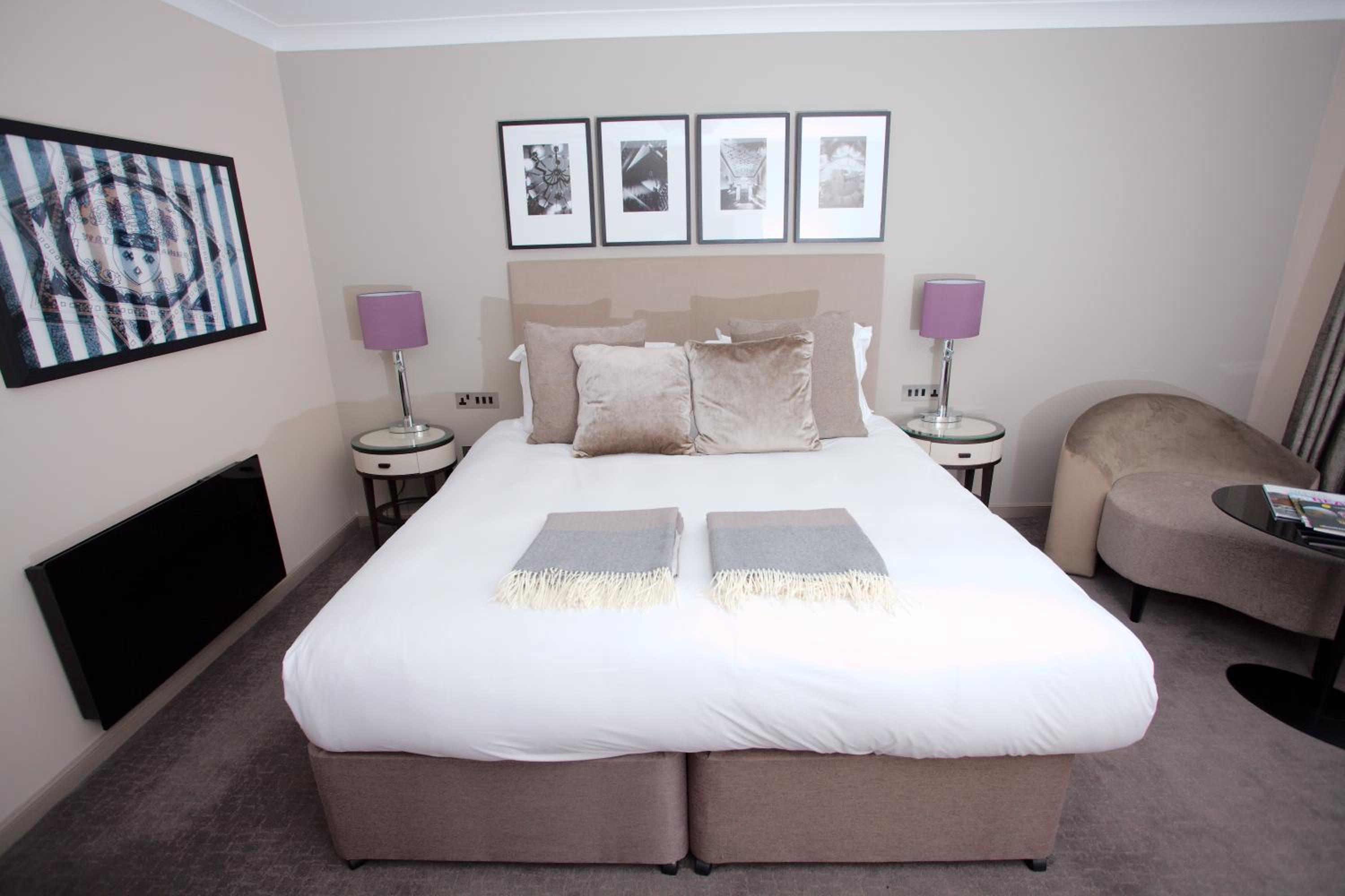 Standard Double Room- No Pets - Photo 2