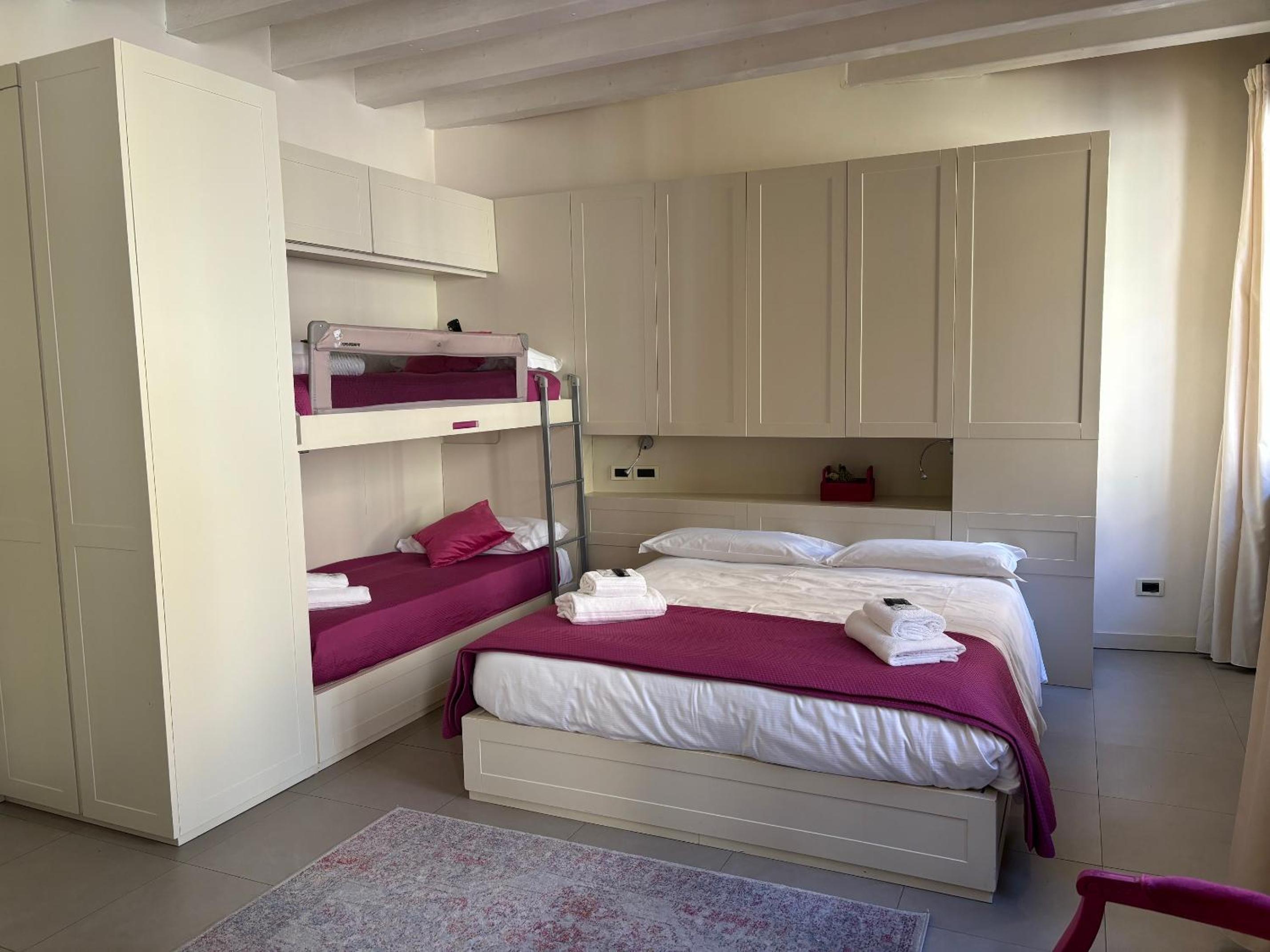 Studio Apartment with Balcony