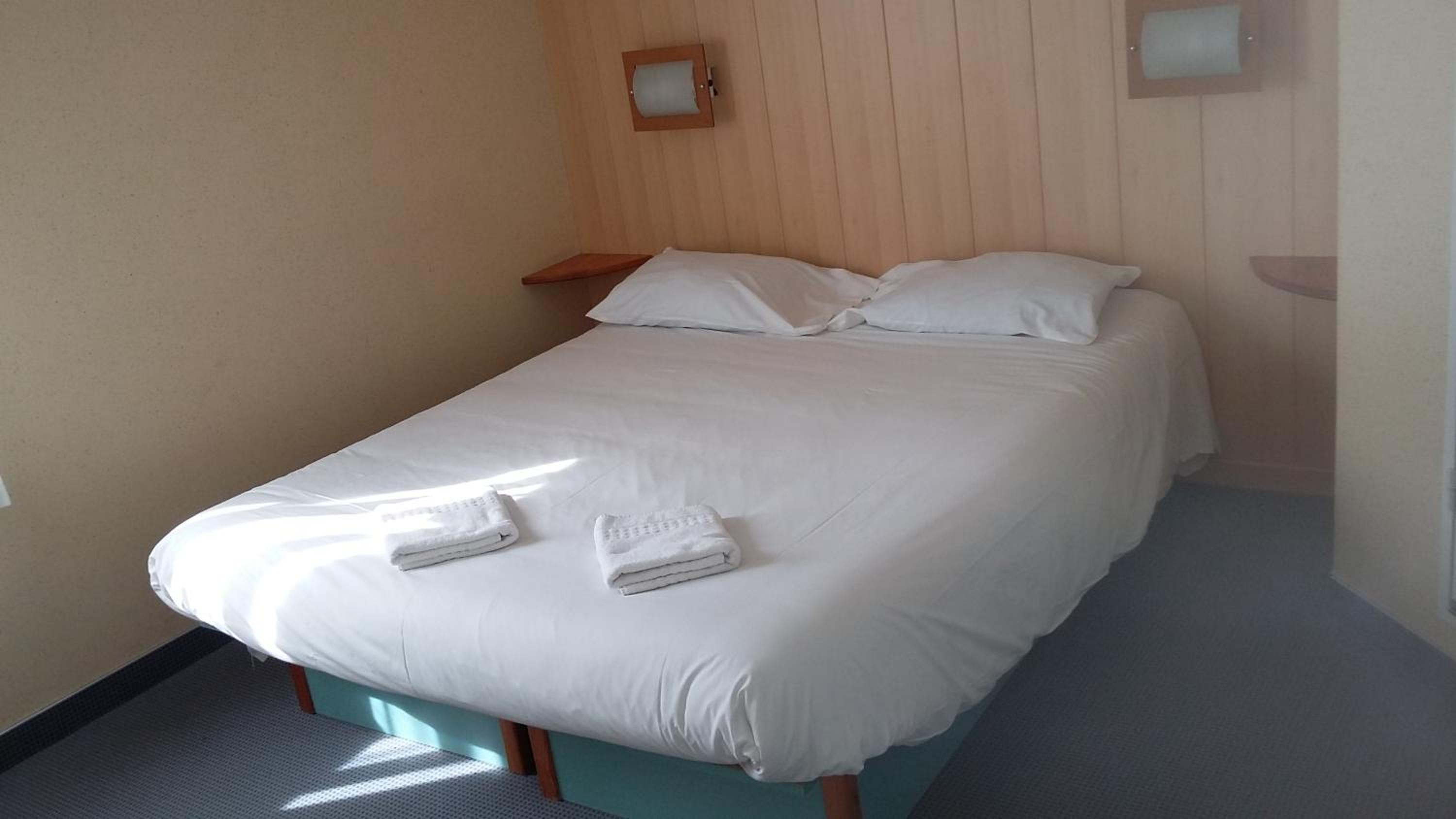 Double Room with 1 Double Bed - Photo 7