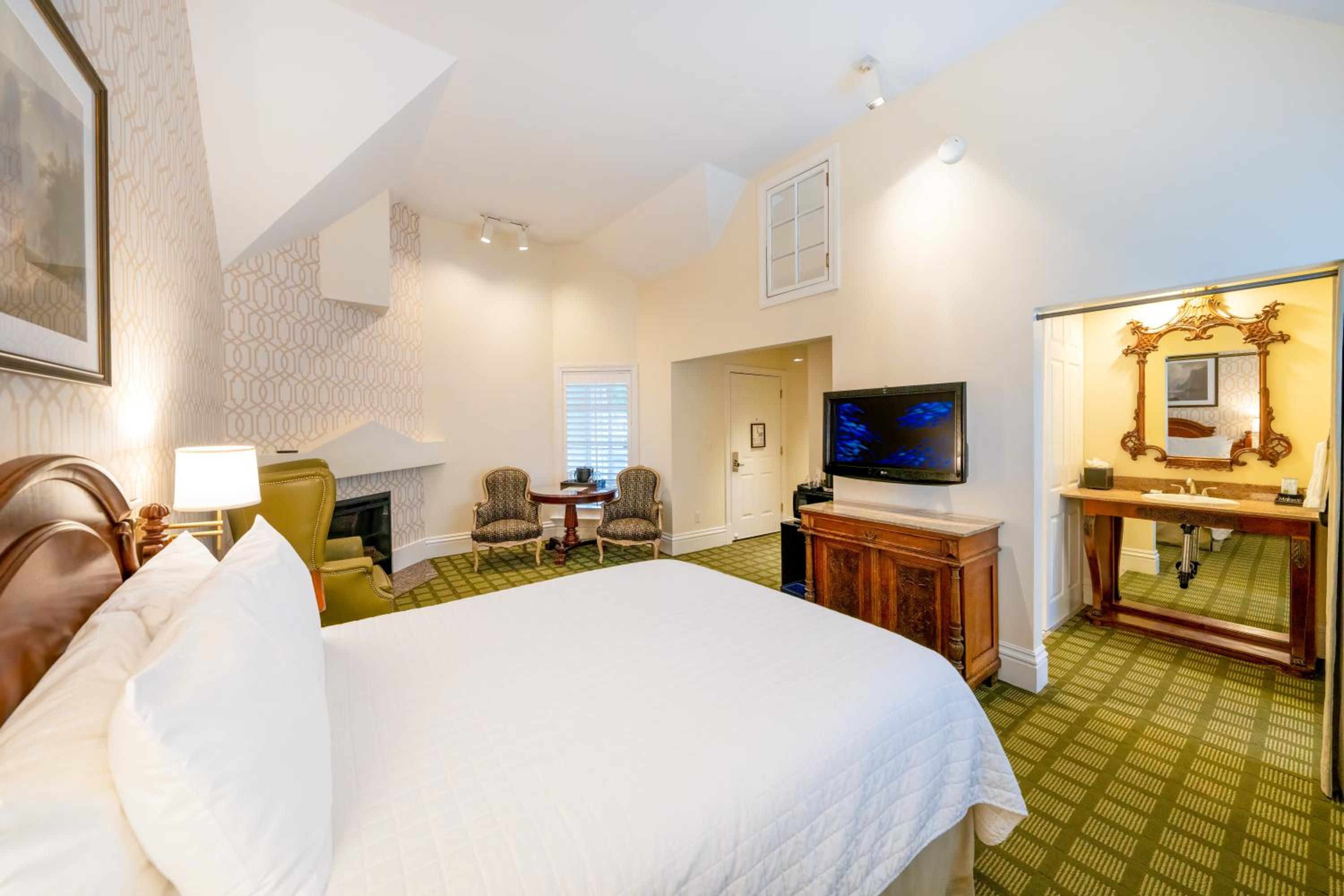 Queen Room With Spa Bath