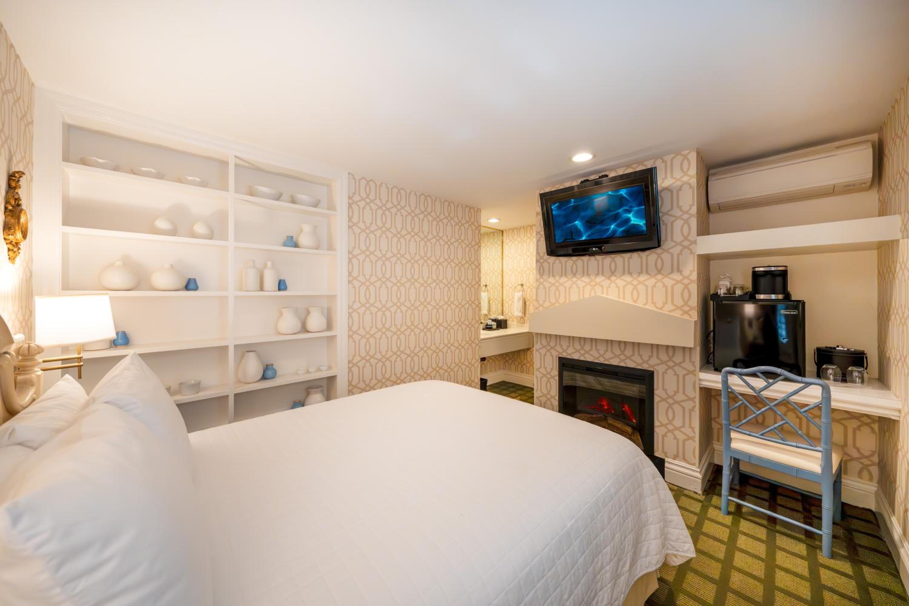 Standard Queen Room - Photo 1