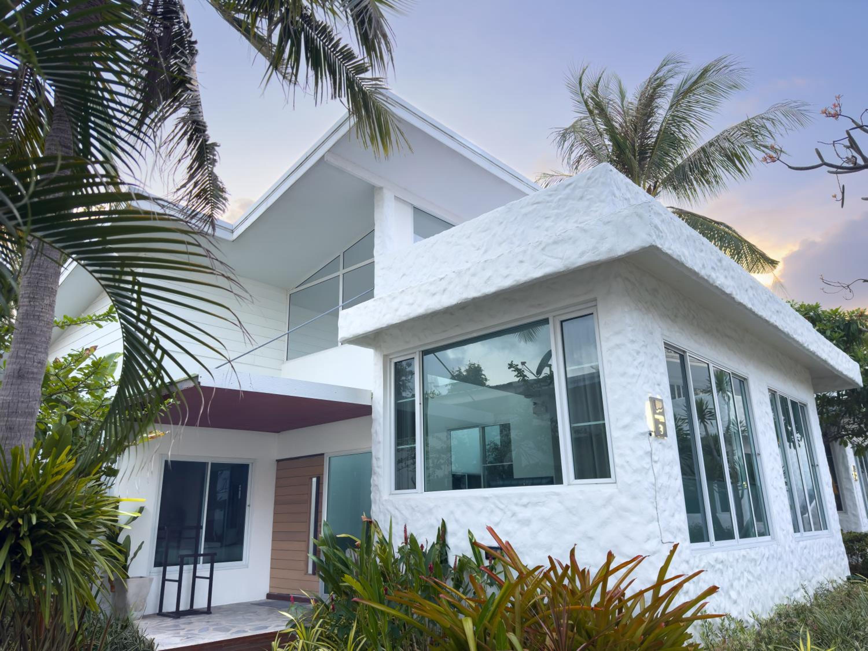 Two-Bedroom Villa - Photo 9