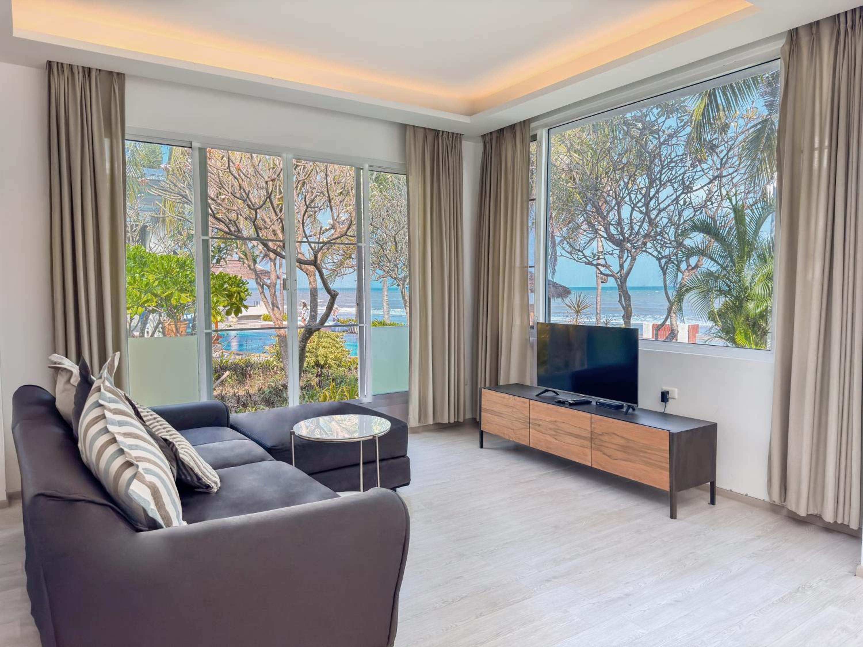 Two-Bedroom Villa - Photo 2