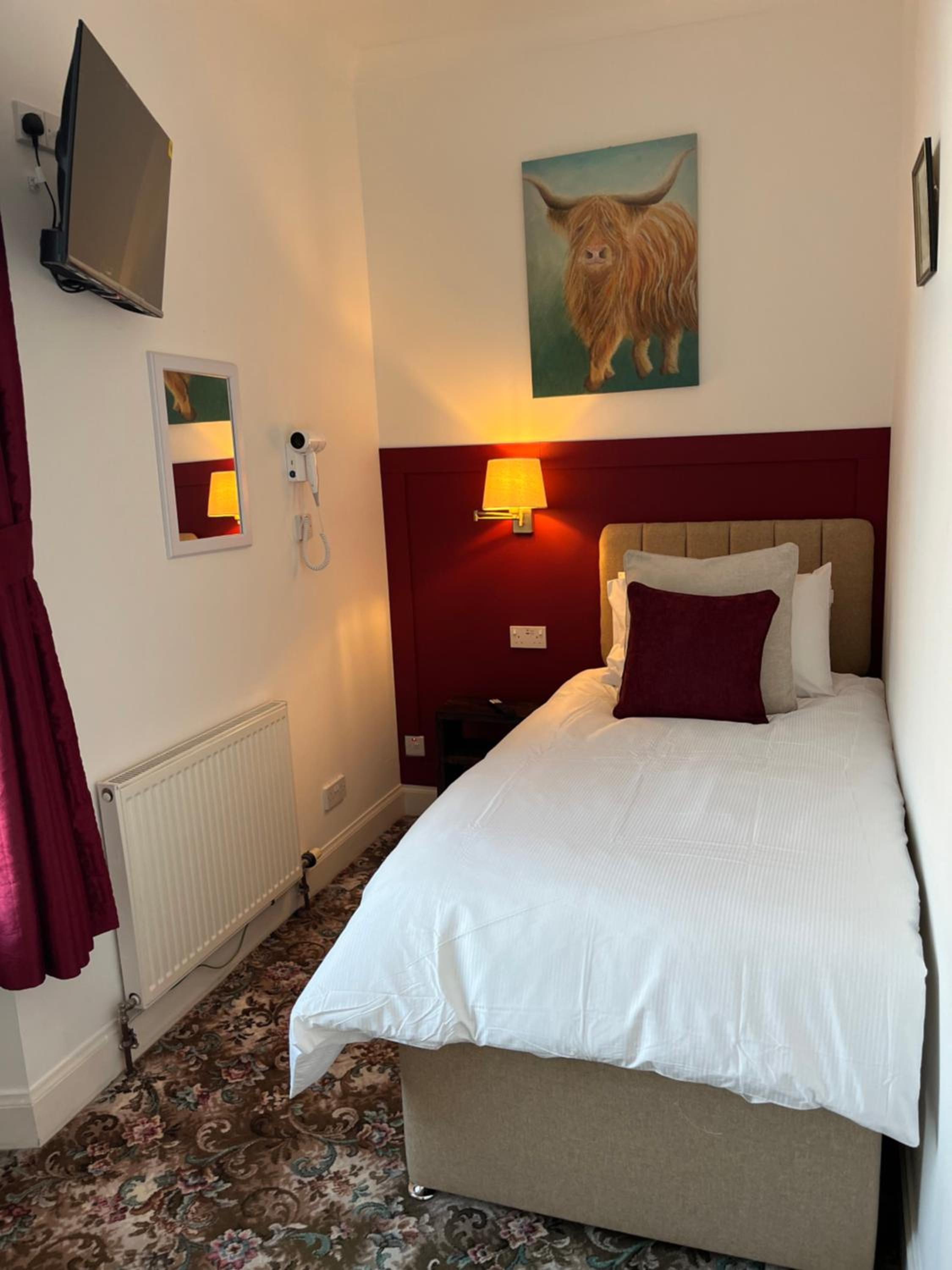 Single Room with Bathroom photo 1