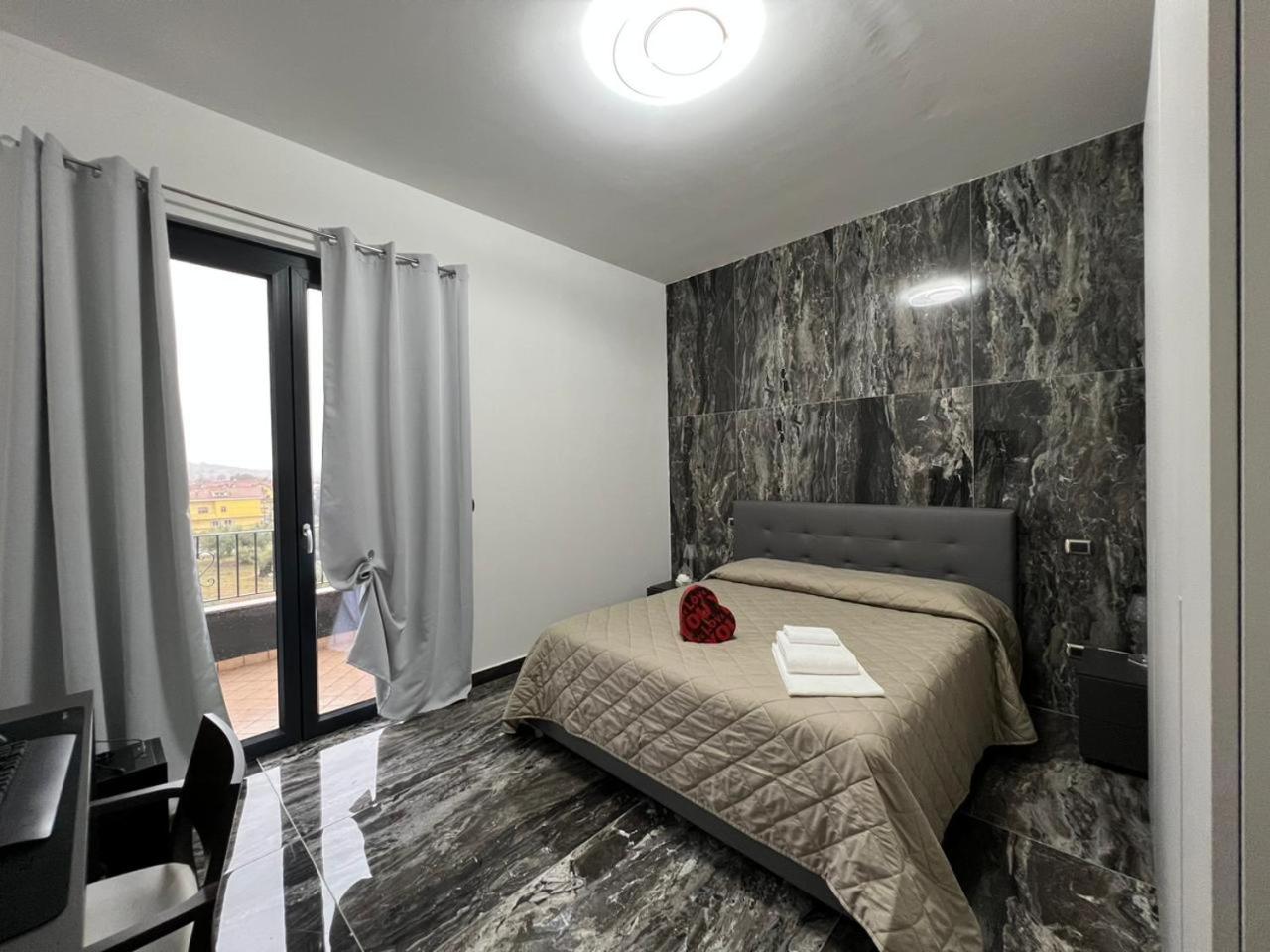 Apartment with Balcony photo 3