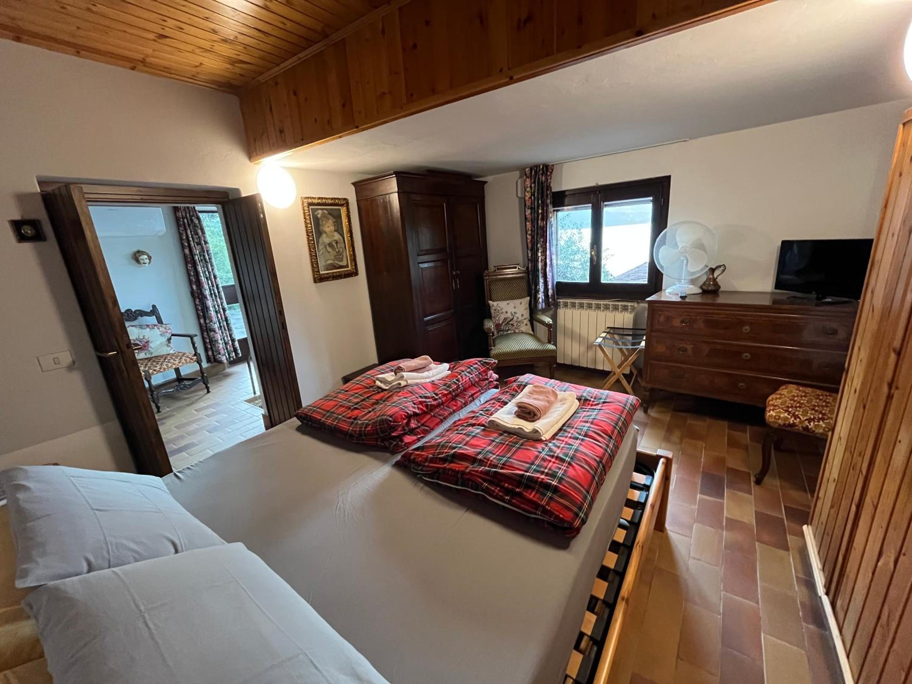 One-Bedroom House photo 1