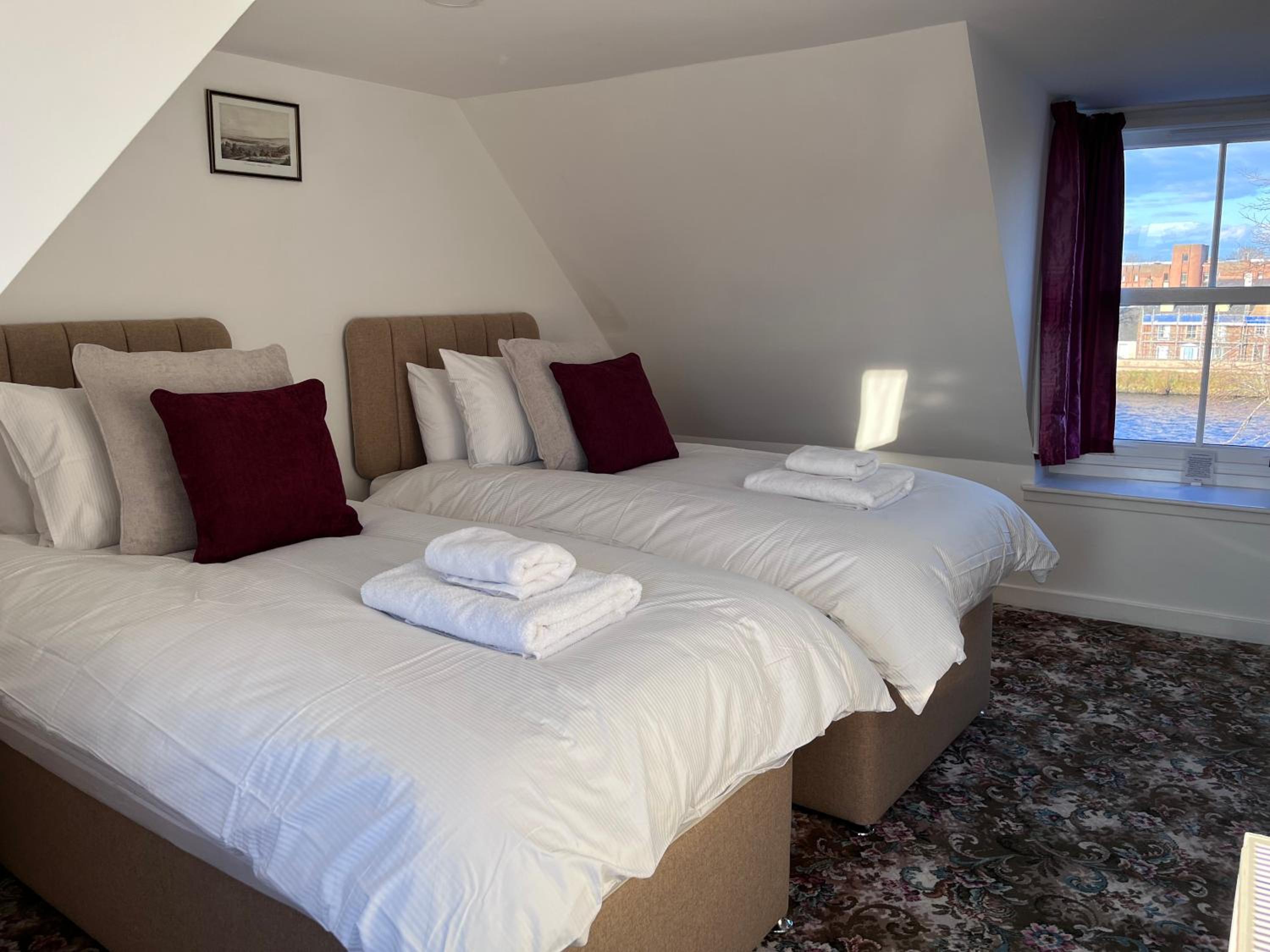 Twin Room with Private Bathroom photo 1